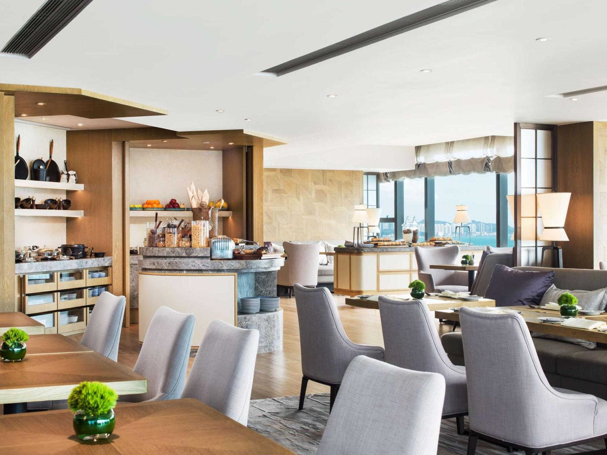 Club Premier King Room City View