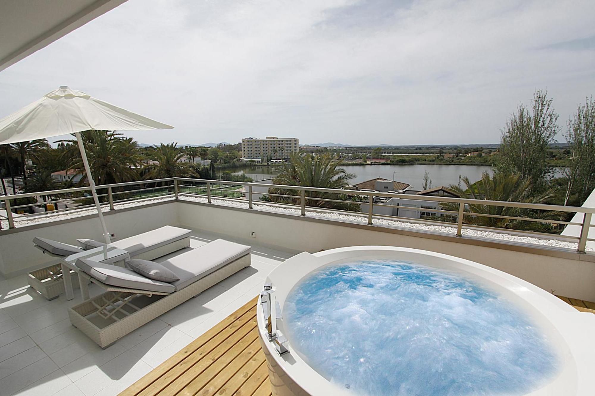 Apartament typu Suite z wanną z hydromasażem