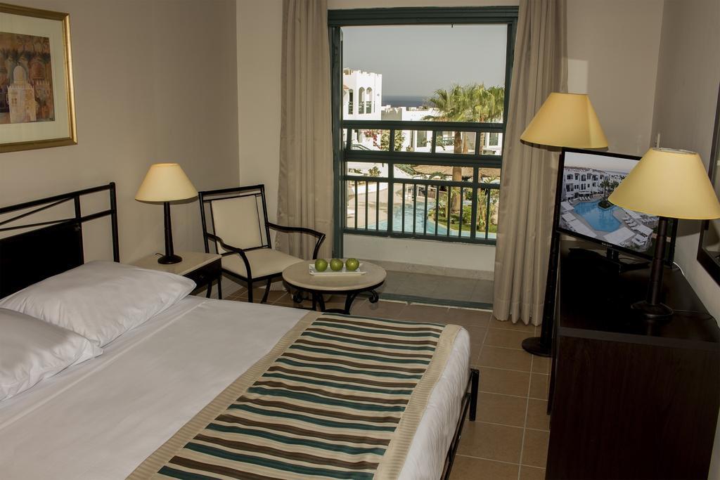 Family Queen Bed Pool View