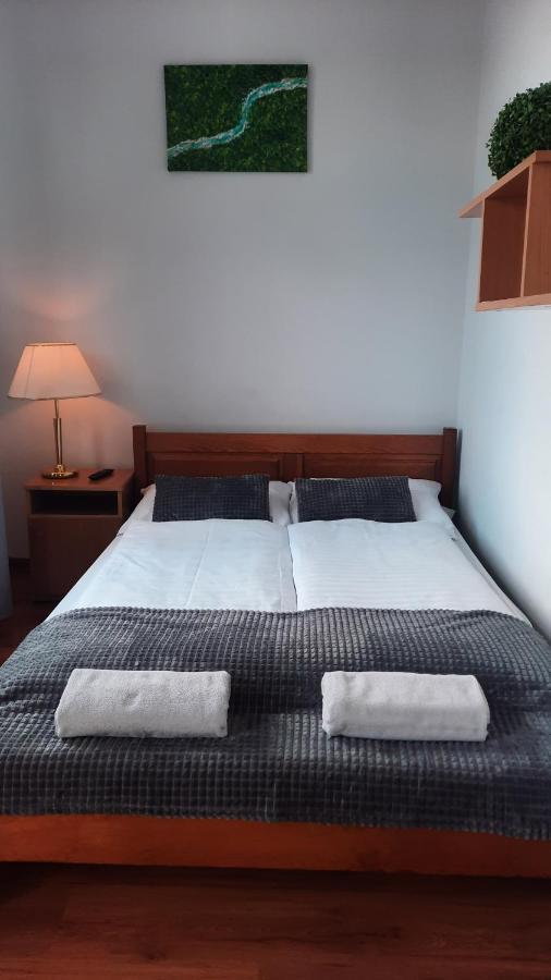 Double Room,1496542429:JPEG