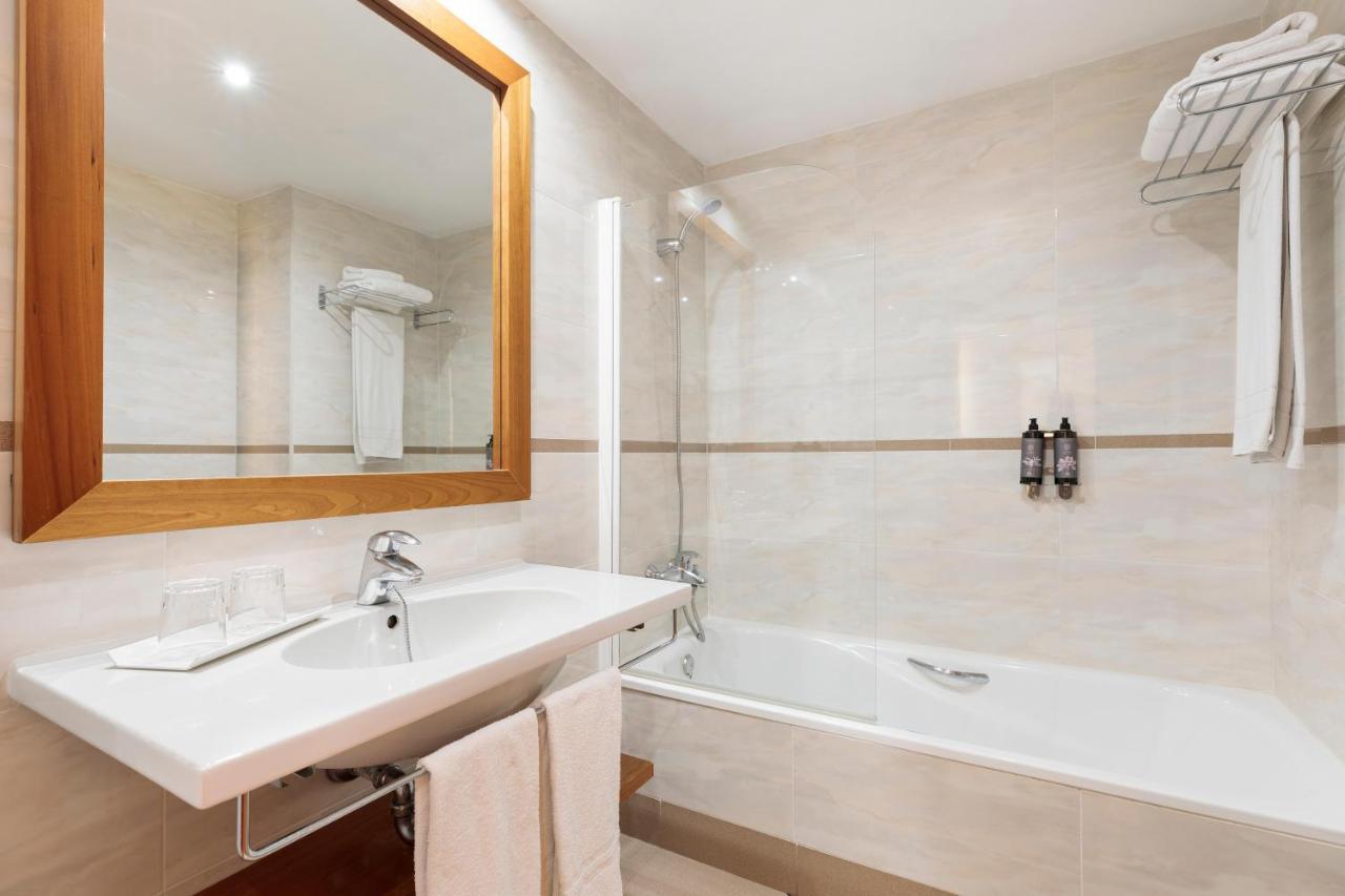 Twin Room,1498481599:JPEG