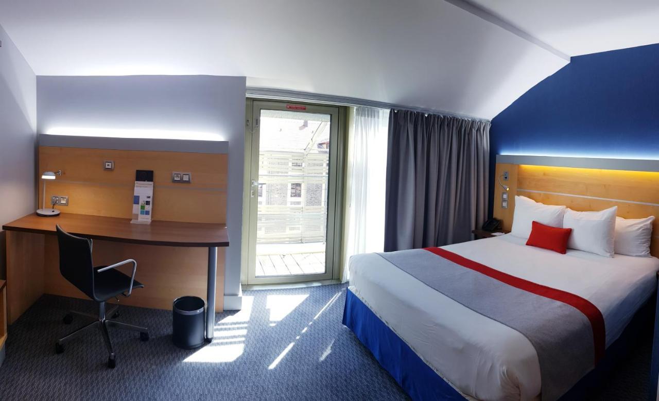 Double Suite Canal View Balcony