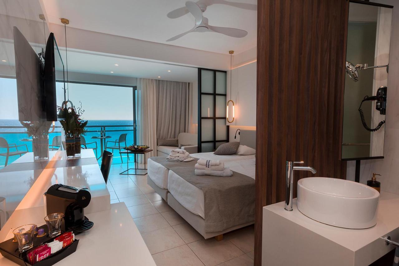 Deluxe Double or Twin Room Sea View