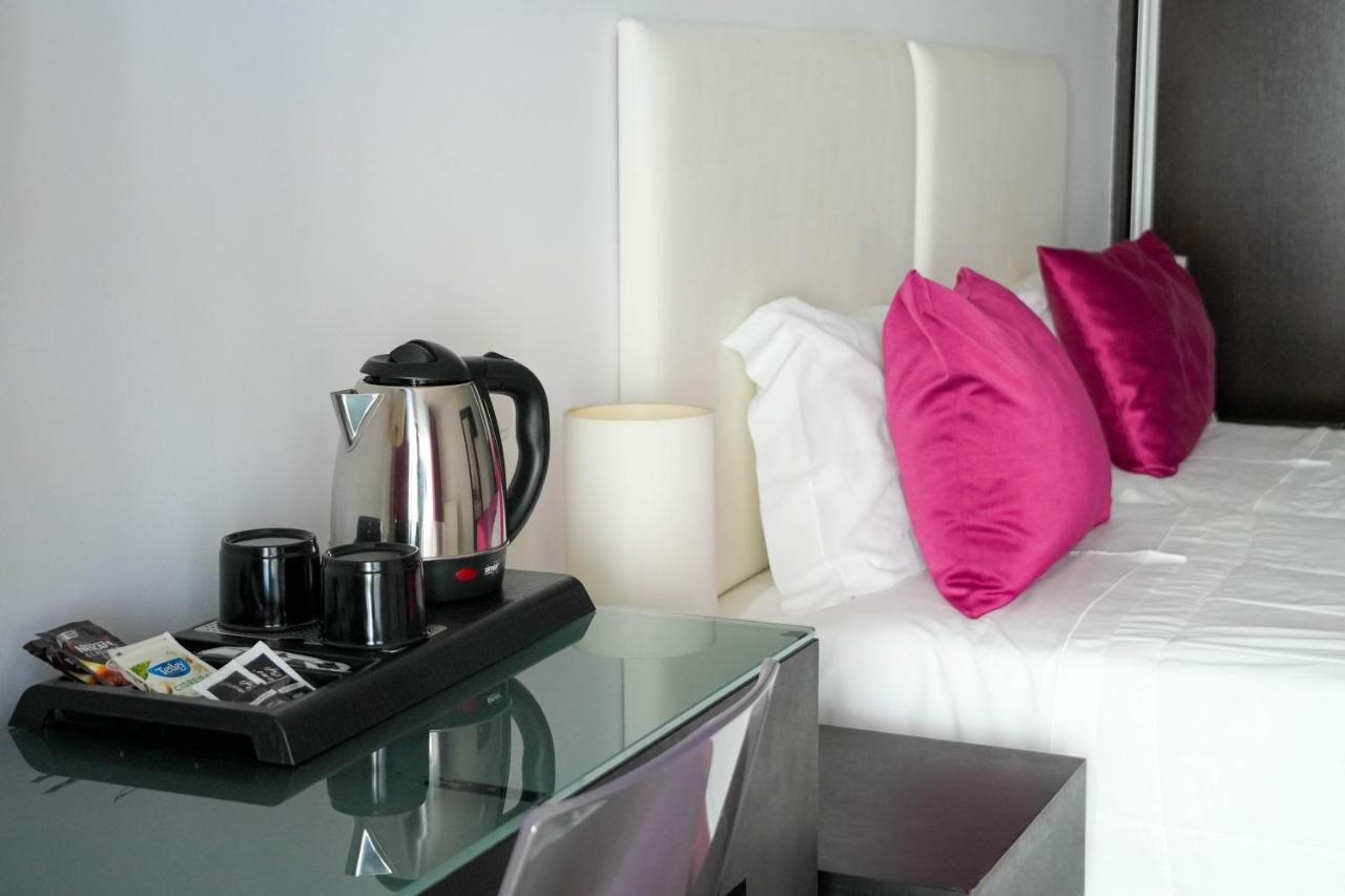 Double or Twin Room Sea View