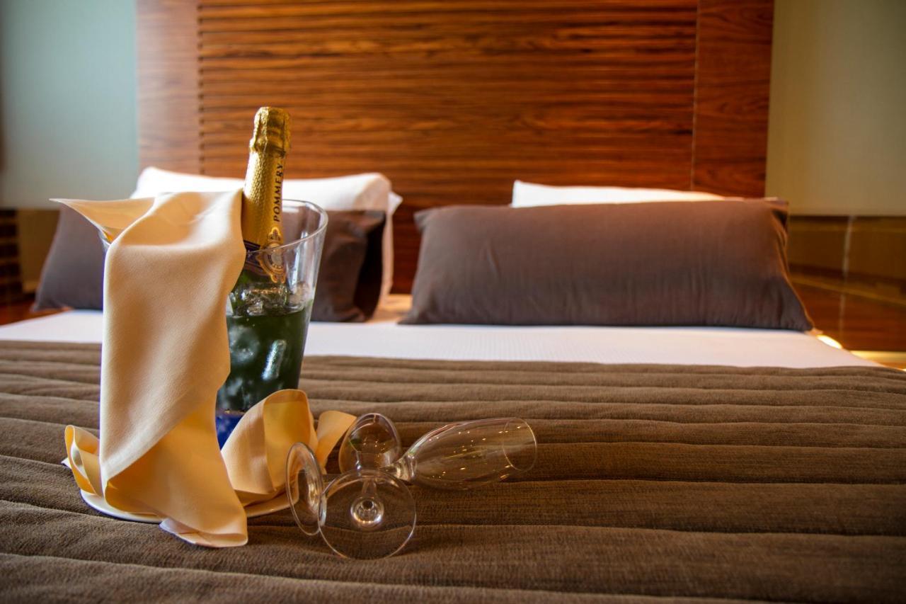 King Suite with Spa Bath,1498645222:JPEG