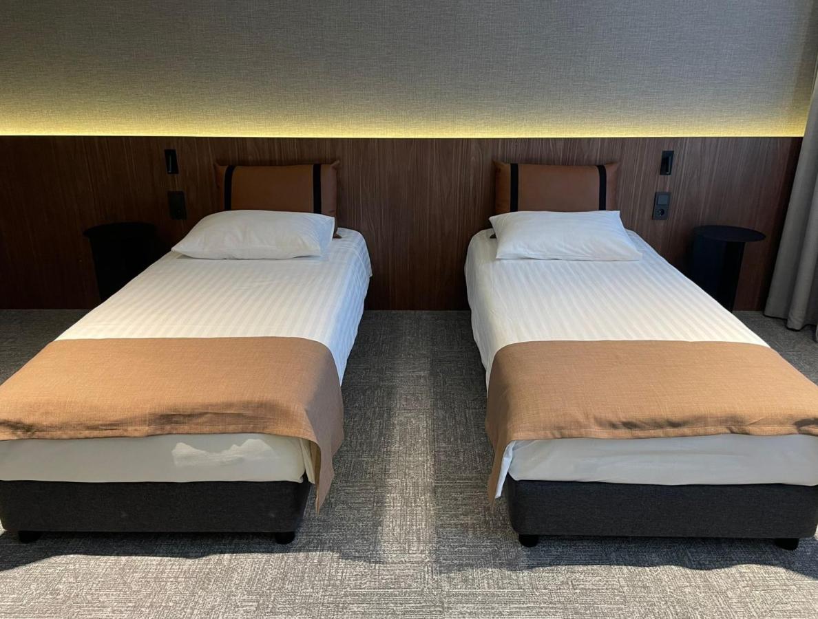 Large Twin Room,1498715104:JPEG