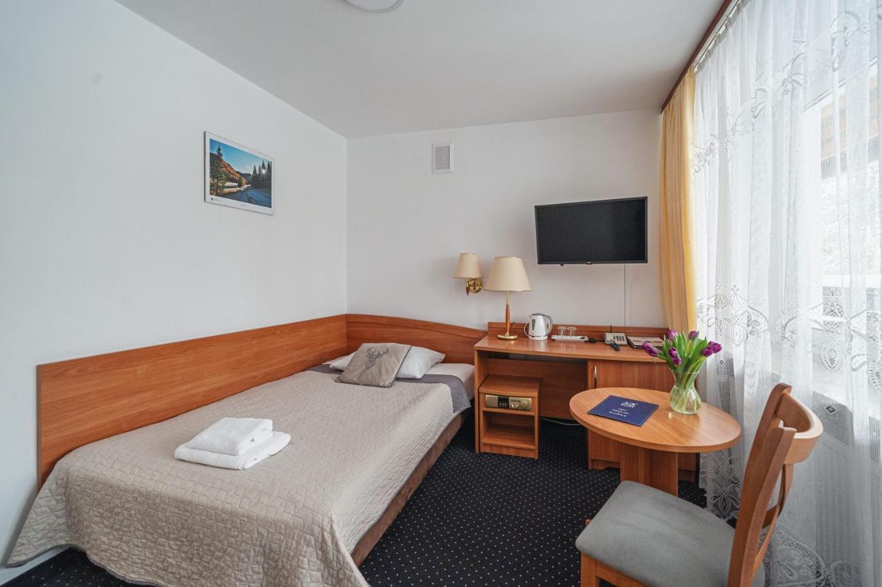 Single Room,1521625219:JPEG