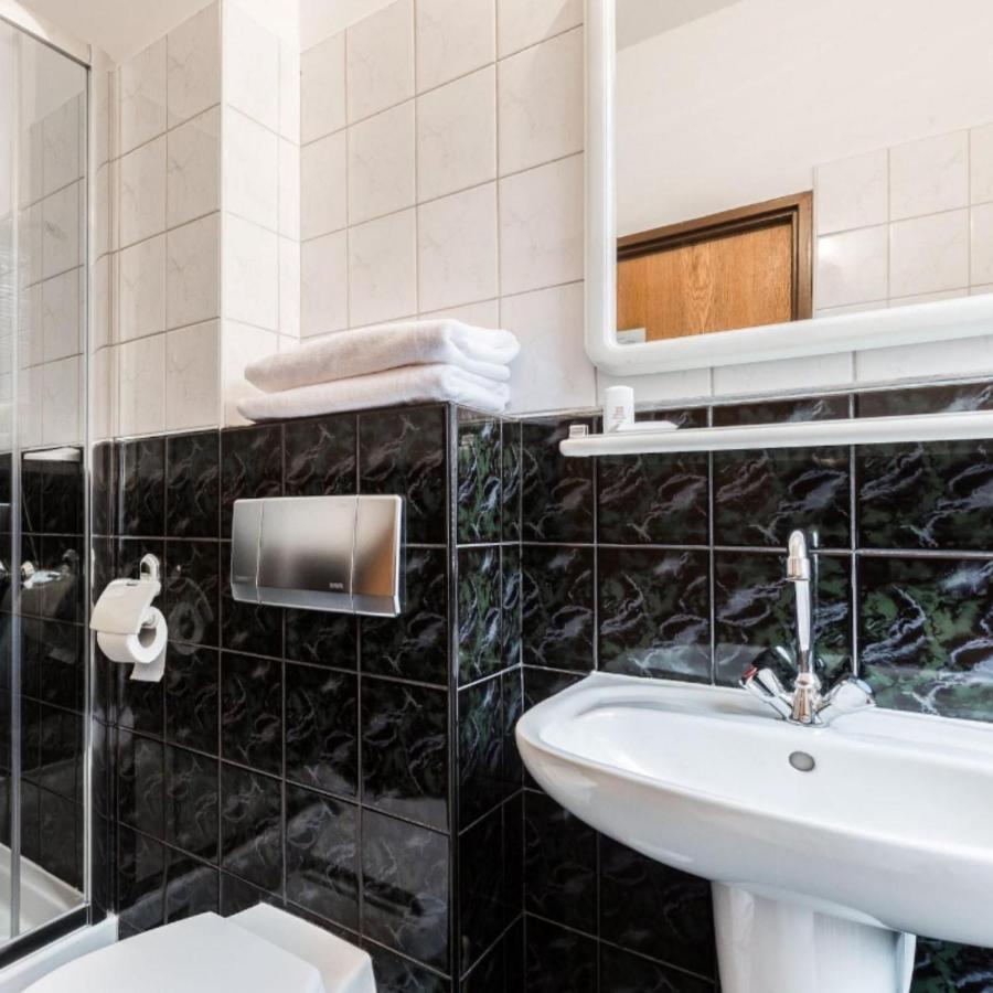 Single Room,1628648569:JPEG