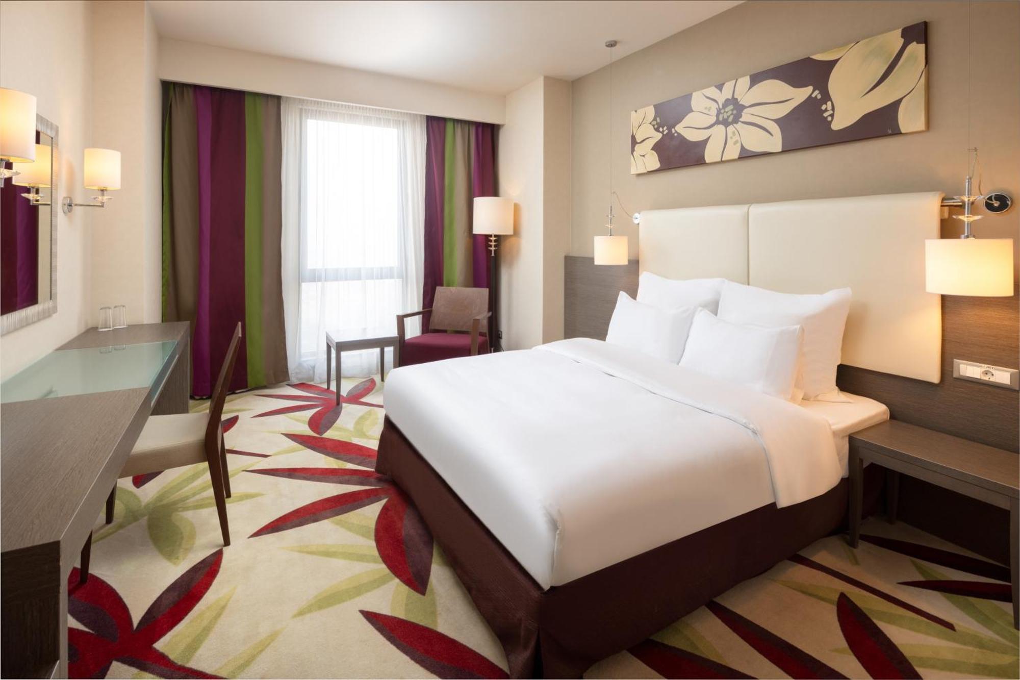 Standard Queen Room
