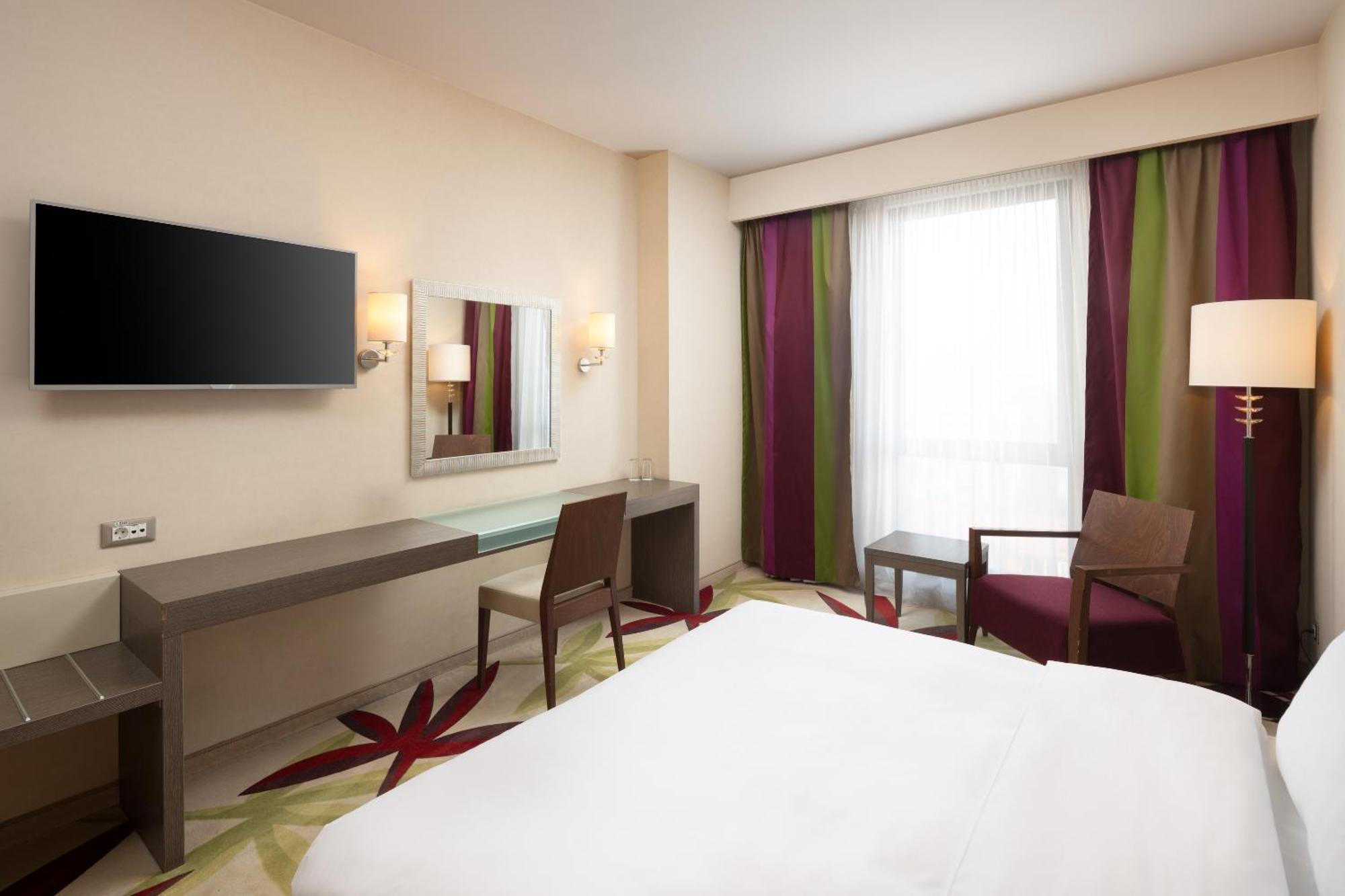 Standard Queen Room