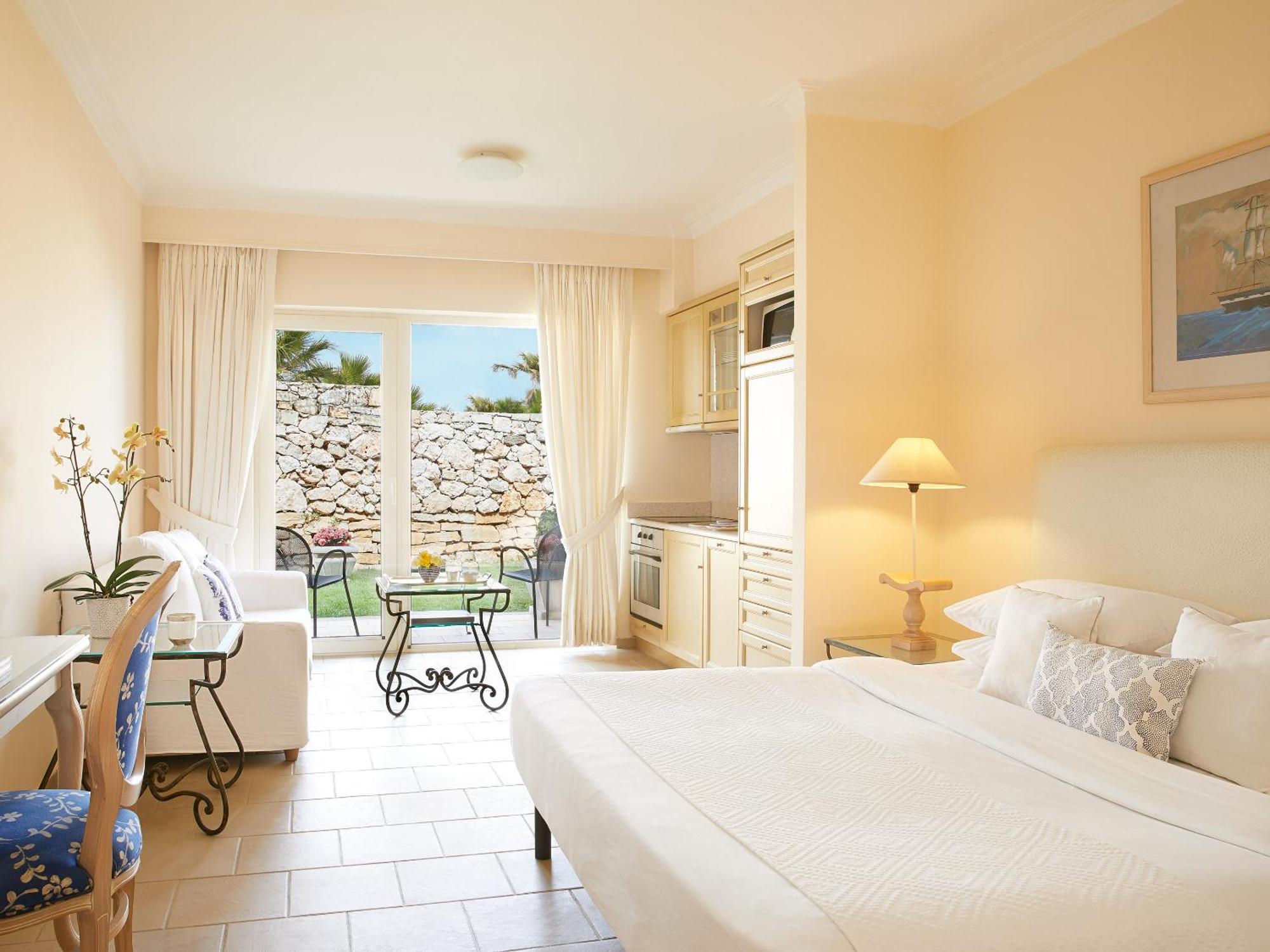 Casa Marina Family Apartment Pool \ Garden View
