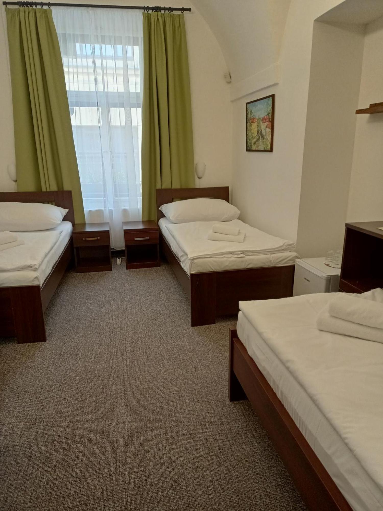 Pokój Czteroosobowy z łazienką
