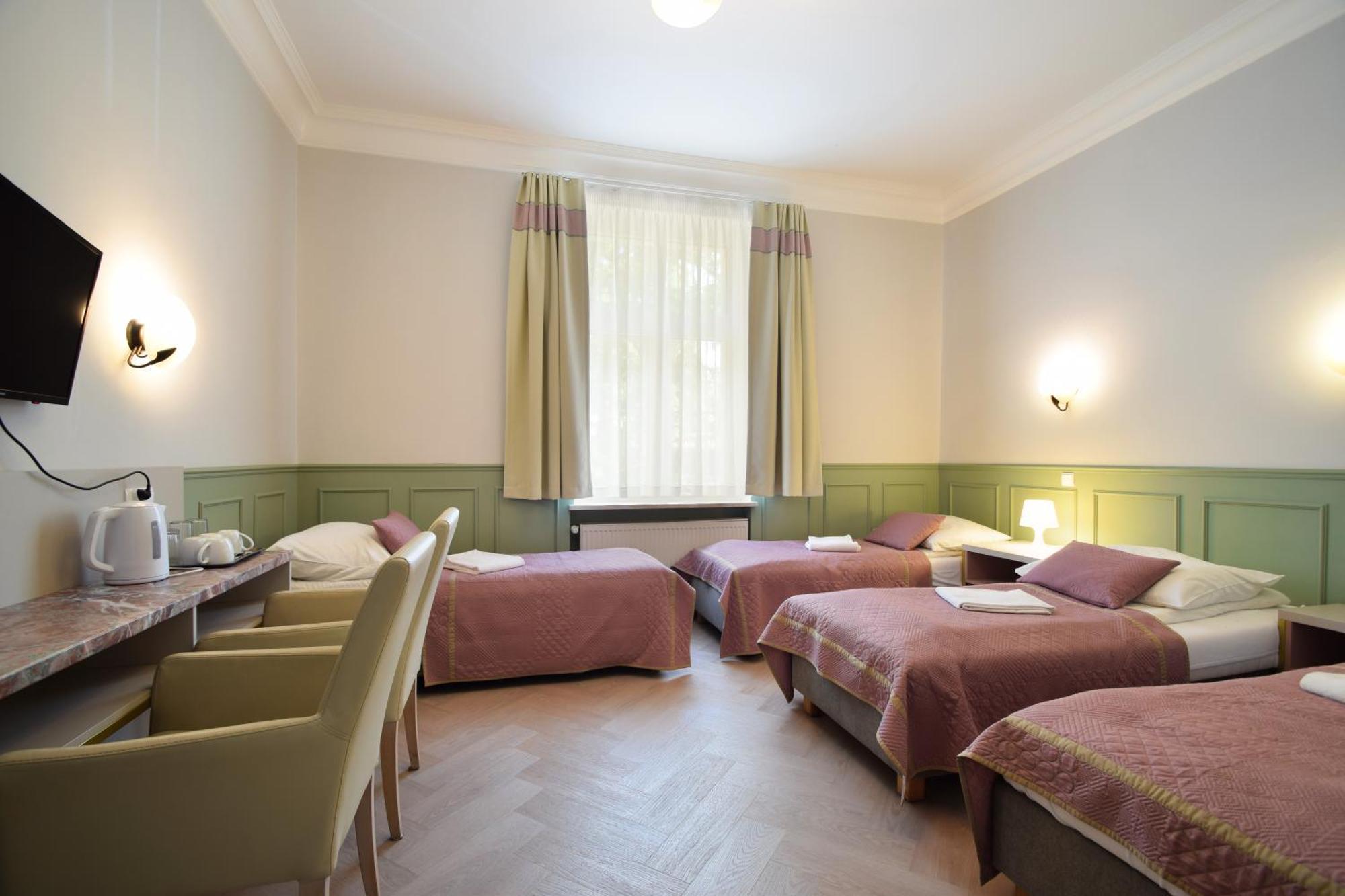 Quadruple Room,1499172181:JPEG