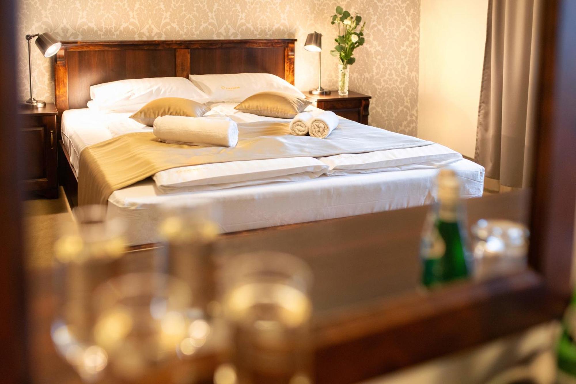 Double Room,1501096126:JPEG