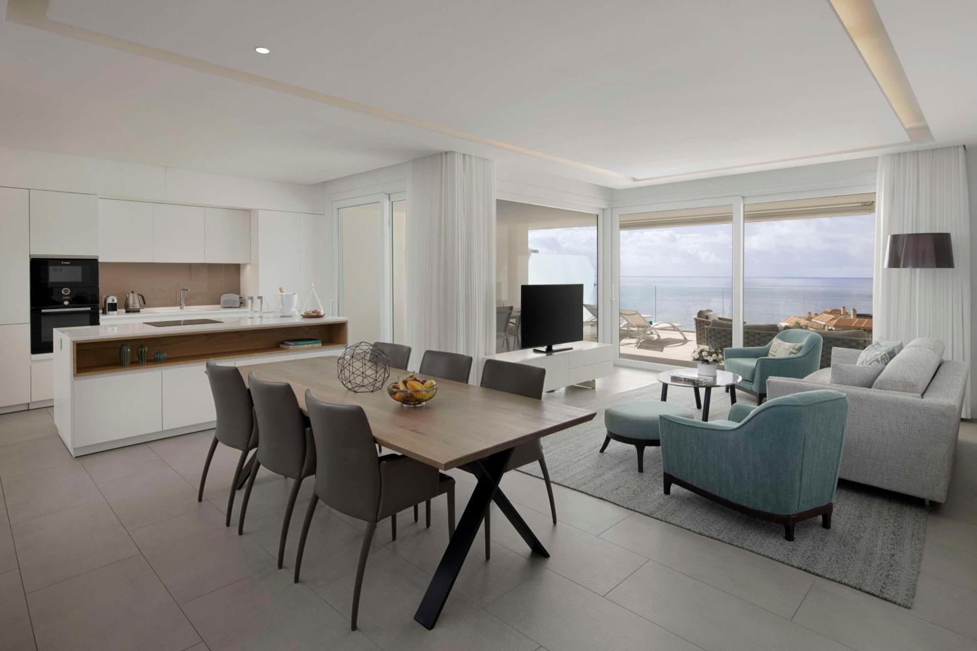 Deluxe Two-Bedroom Suite (2 Adults + 3 Children),1499395771:JPEG