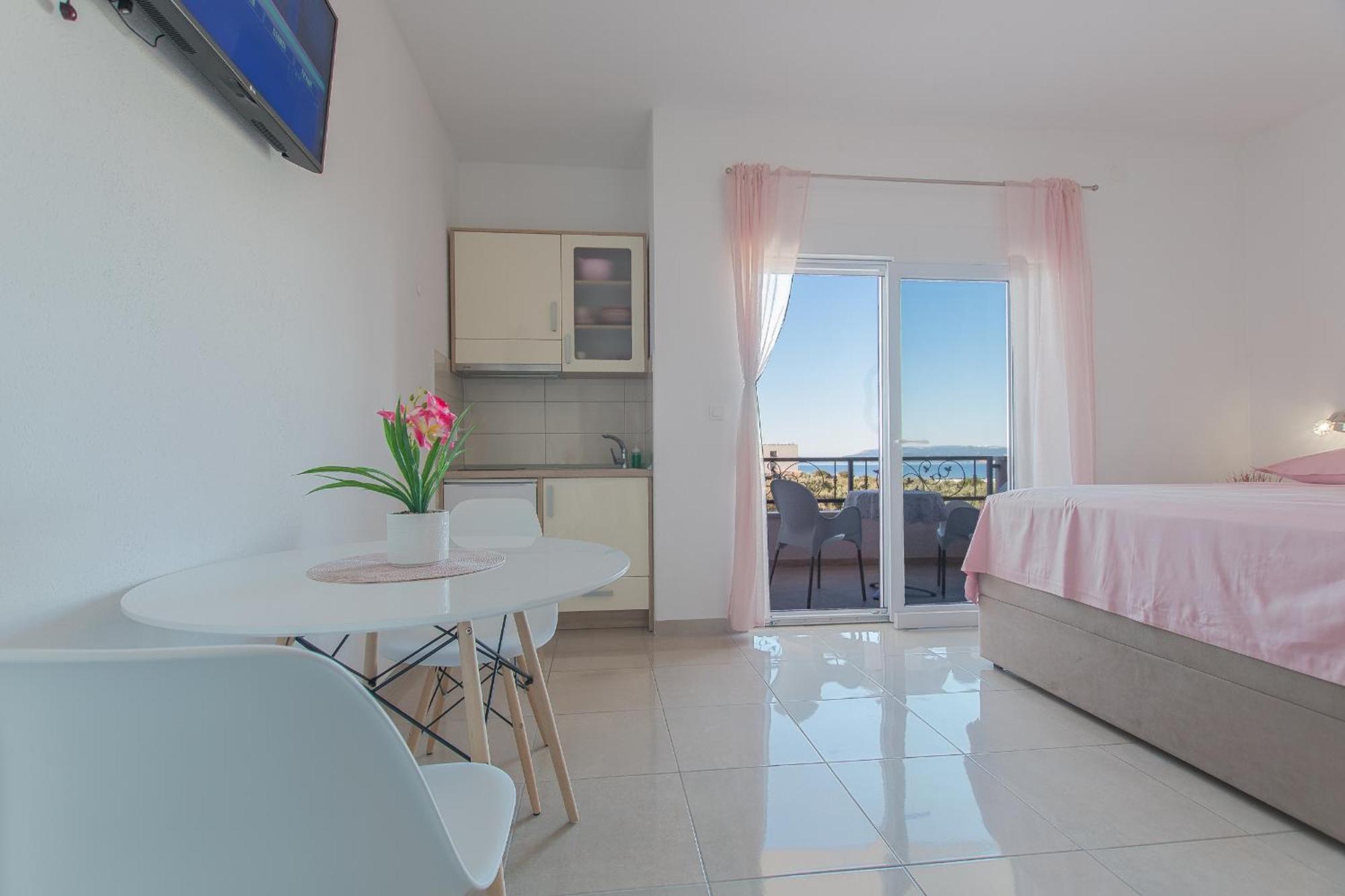 Studio Apartment Sea View