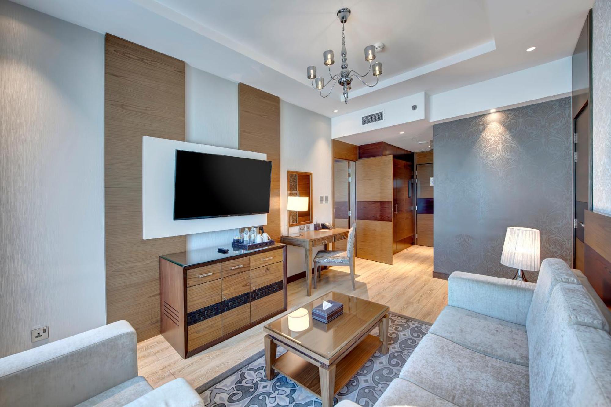 Junior Suite Complimentary Shuttle Bus to Beach & Mall of the Emirates