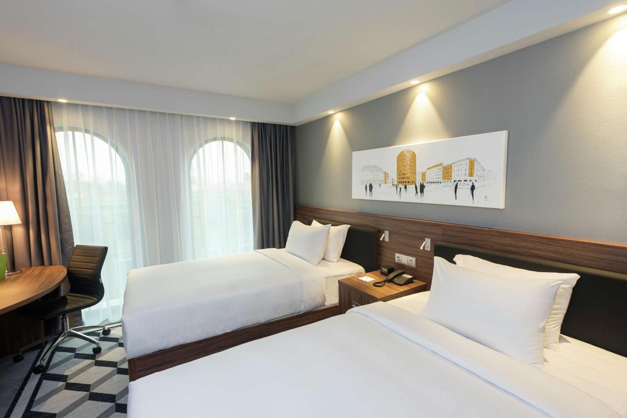 Twin Room with City View,1537817647:JPEG