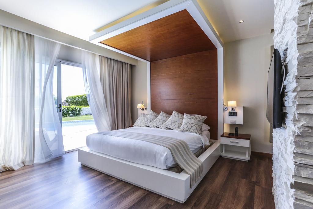 Royal Villa Posh Club