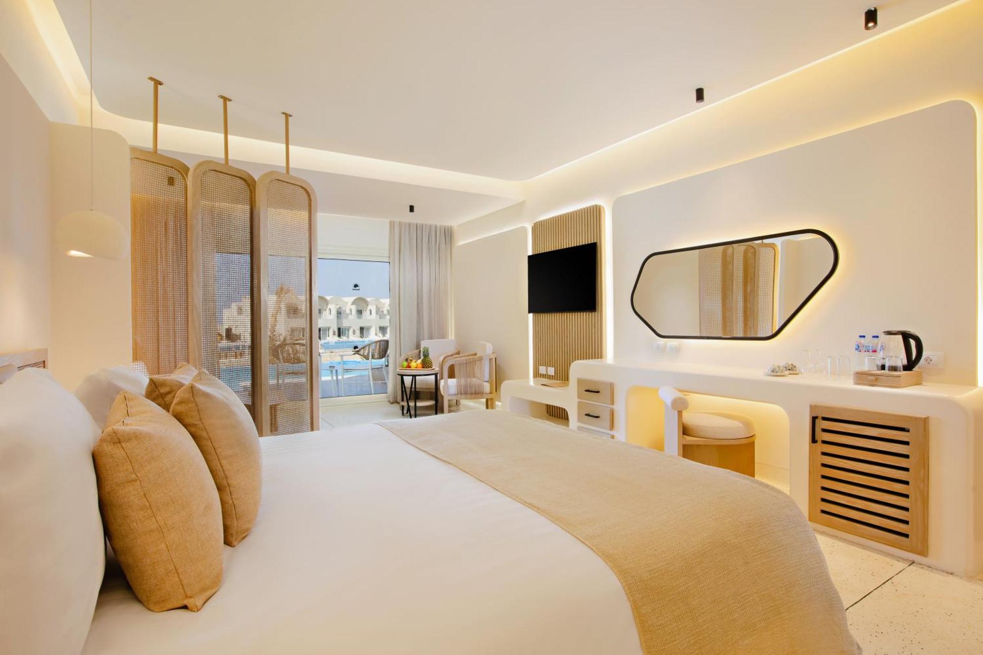 Junior Swim-Up Suite