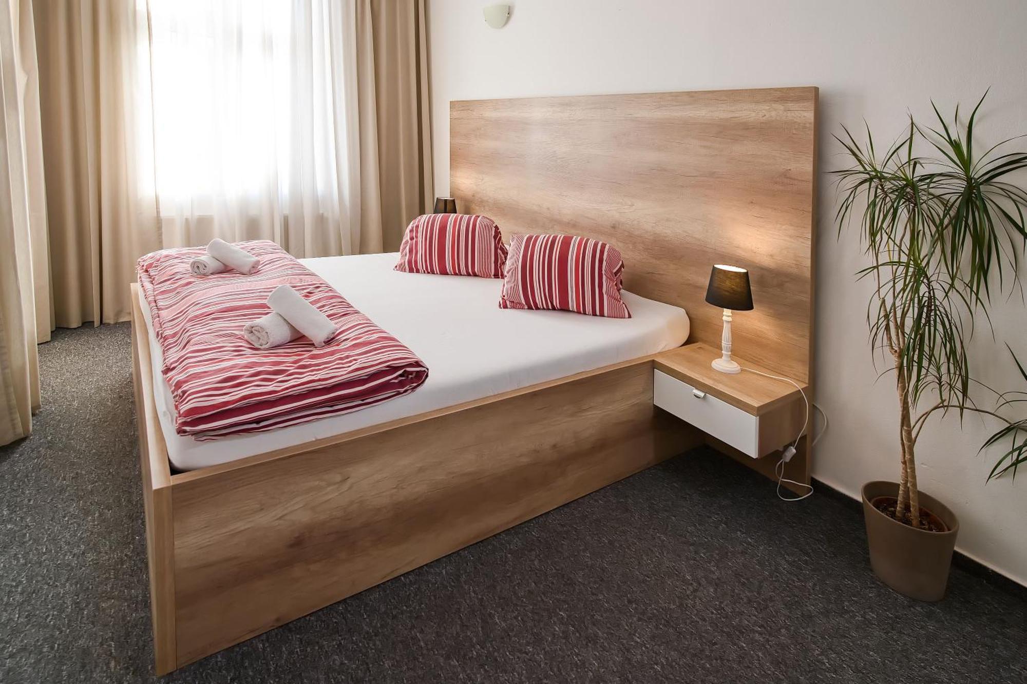 Double Room,1510437130:JPEG