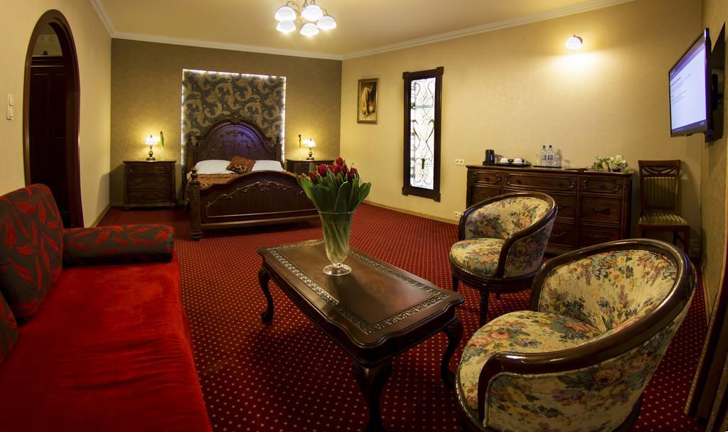 Suite,153480244:JPEG