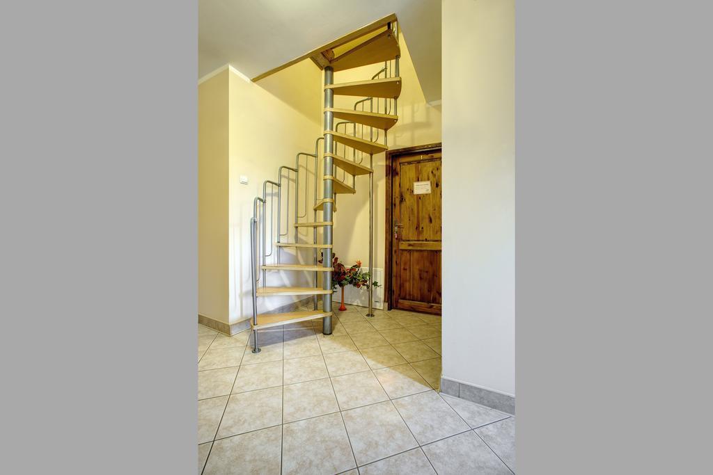 Small Twin Room,153721057:JPEG