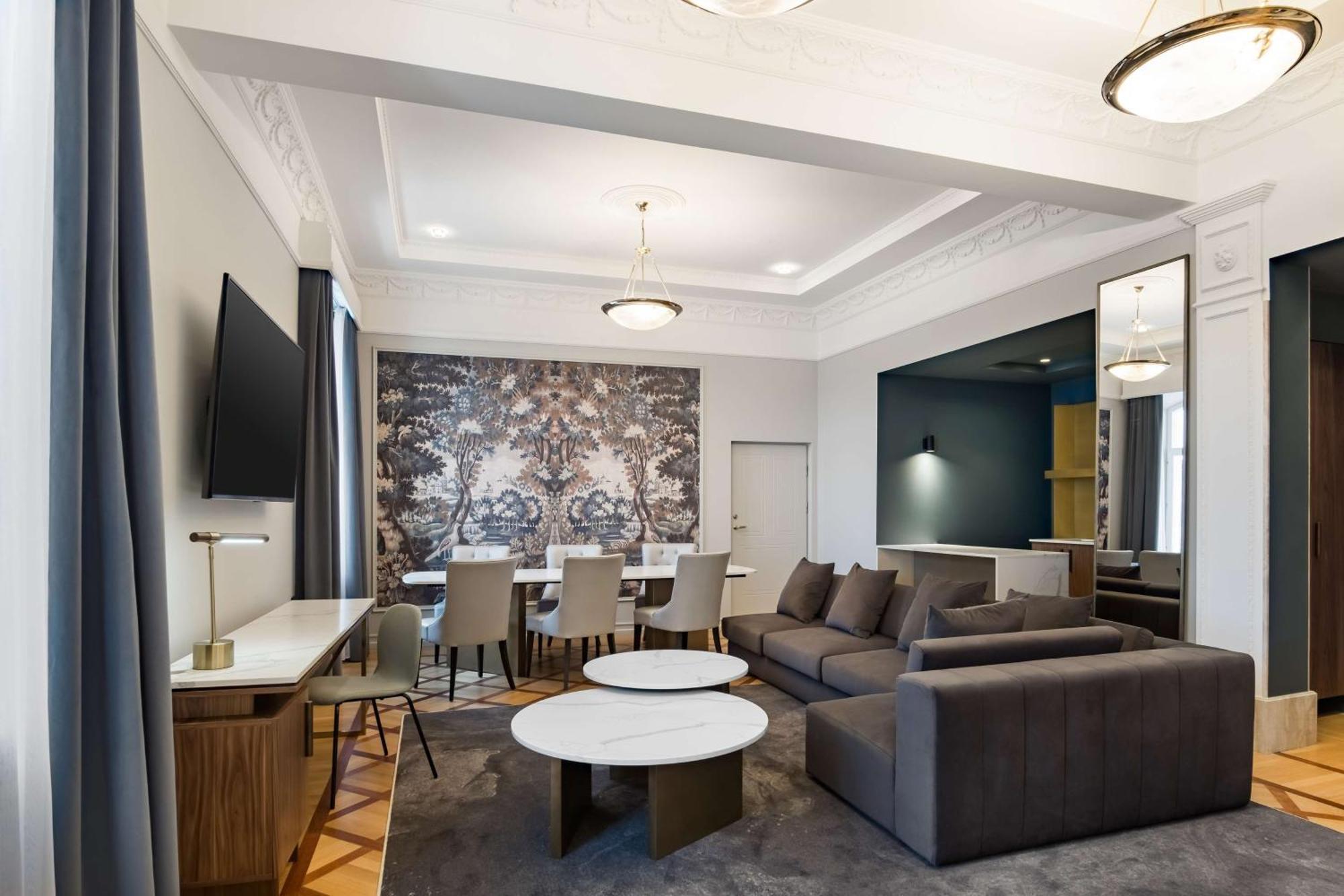 Presidential Suite Old Town View