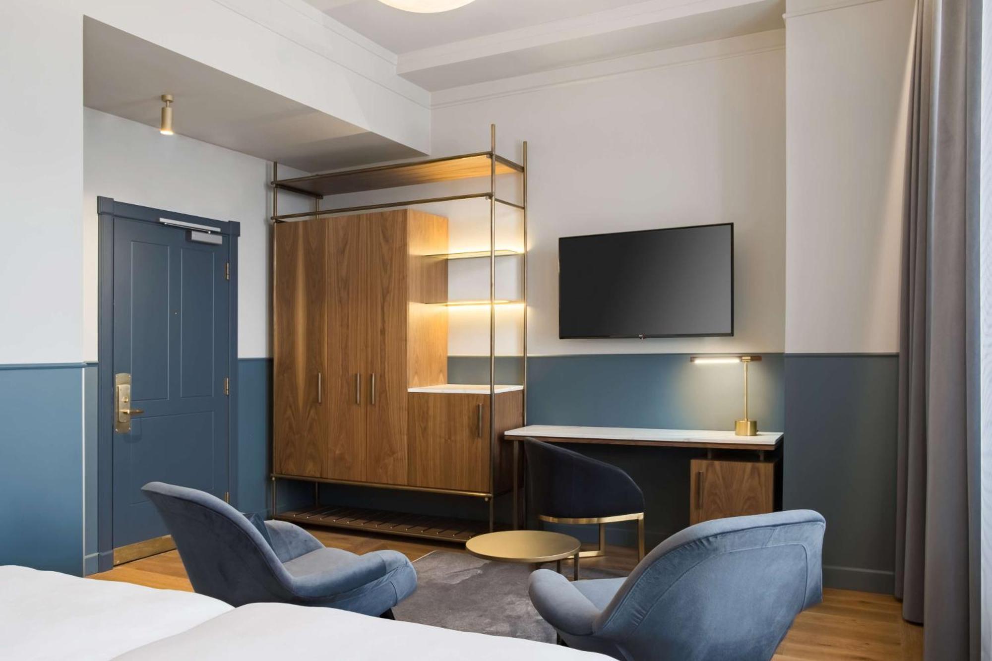 Superior Collection Room,1516329205:JPEG