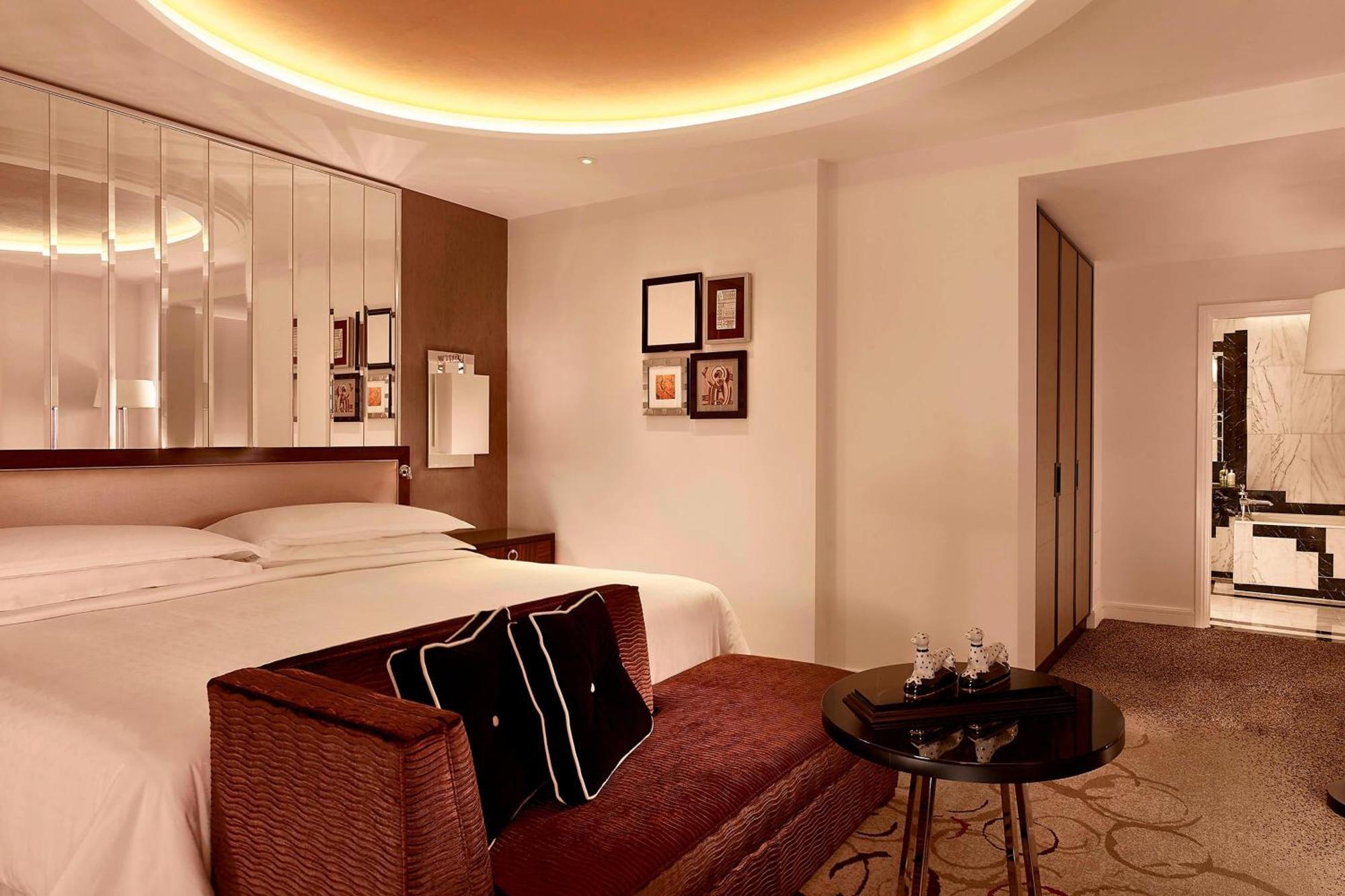 Apartament typu Grand Suite z 1 sypialnią, łóżkiem typu king-size i widokiem na park – dostęp do salonu Club Lounge