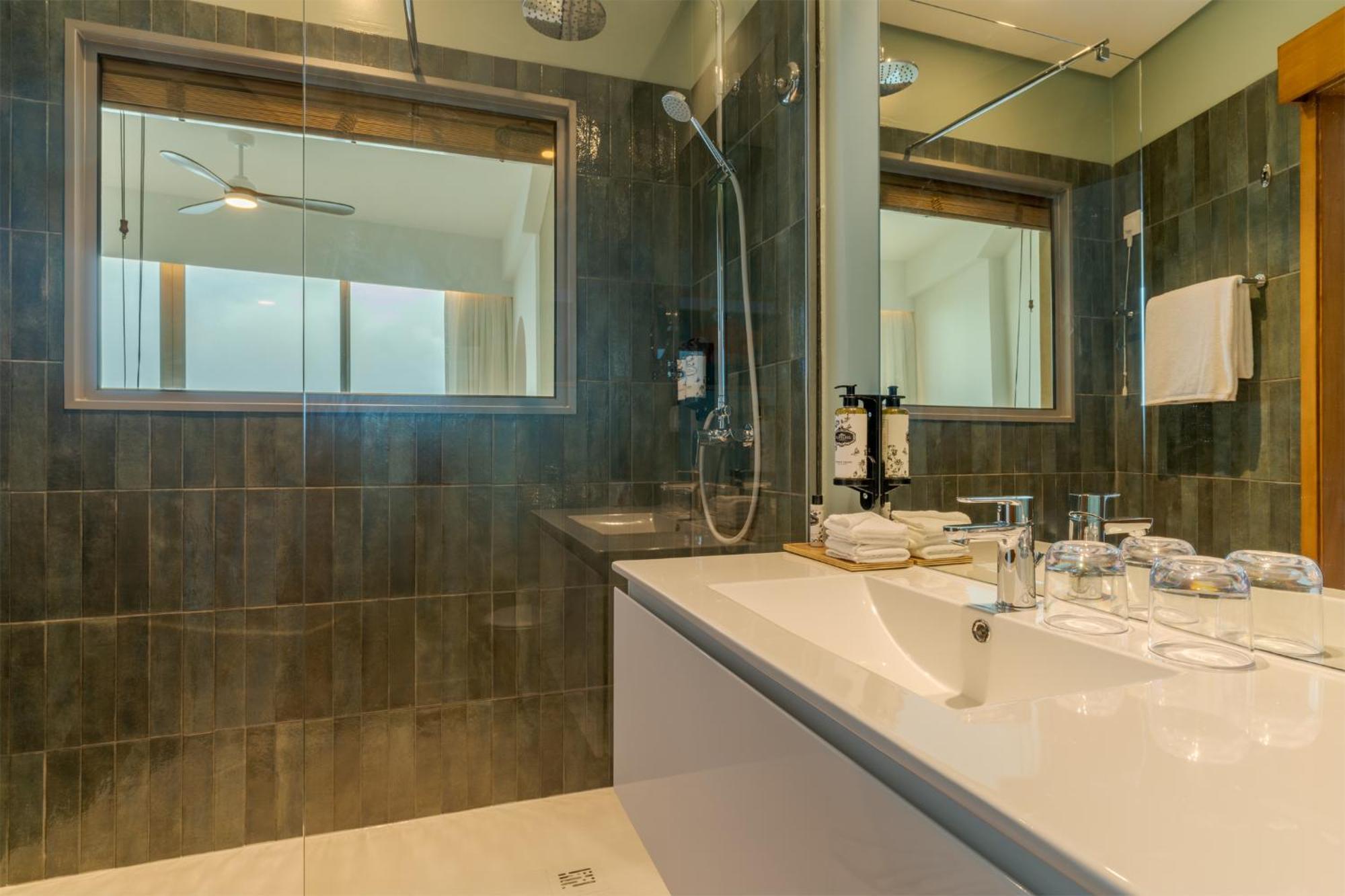 Double or Twin Room Sea View