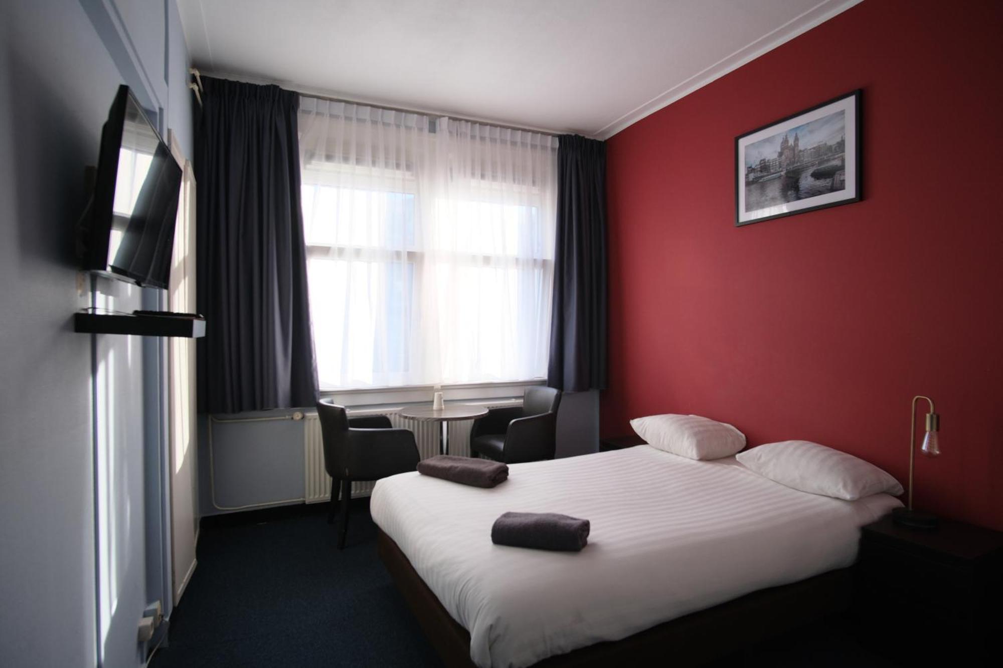 Double Room Private Bathroom