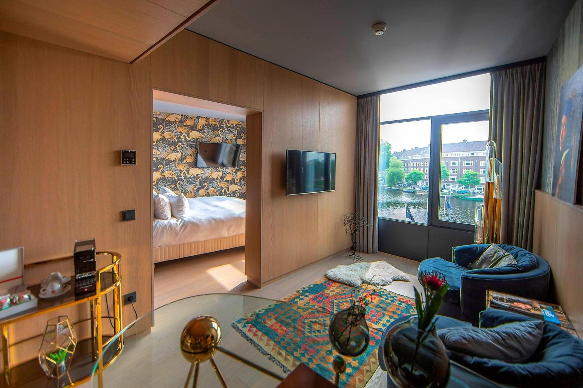 Design King Suite Canal View