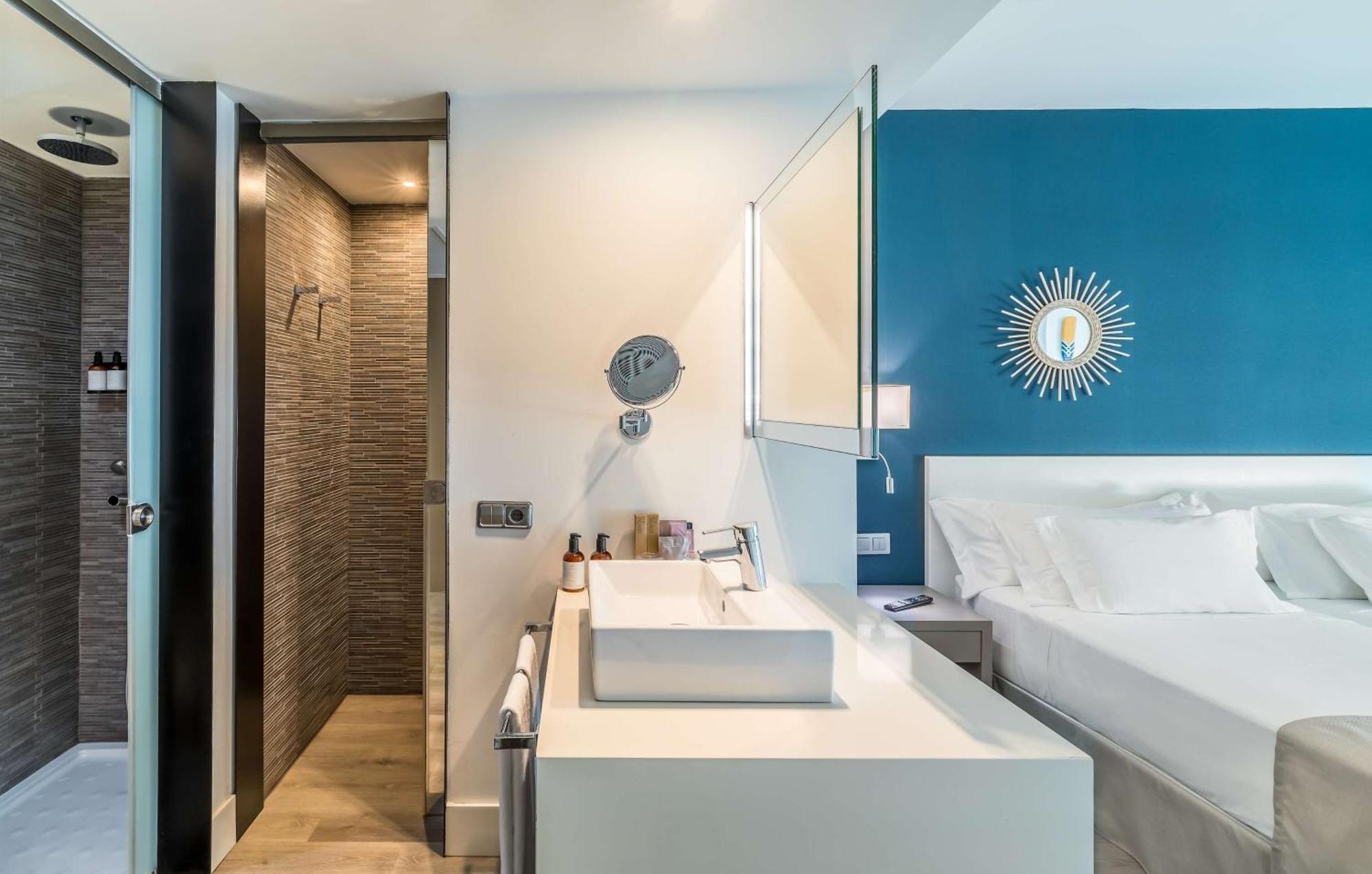 Apartament typu Junior Suite Deluxe z widokiem na morze i wanną z hydromasażem