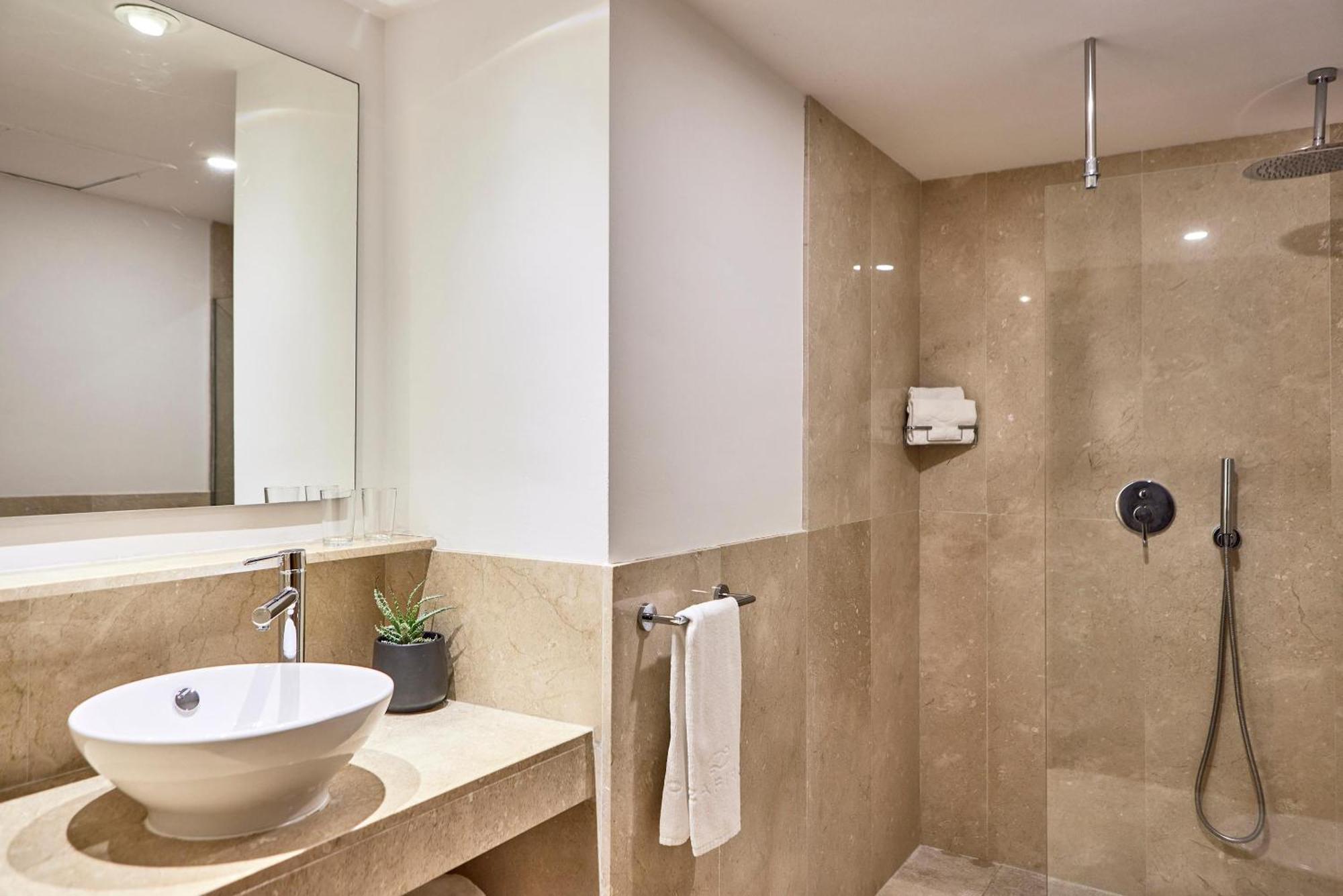 Apartament typu Suite z 1 sypialnią i widokiem na basen