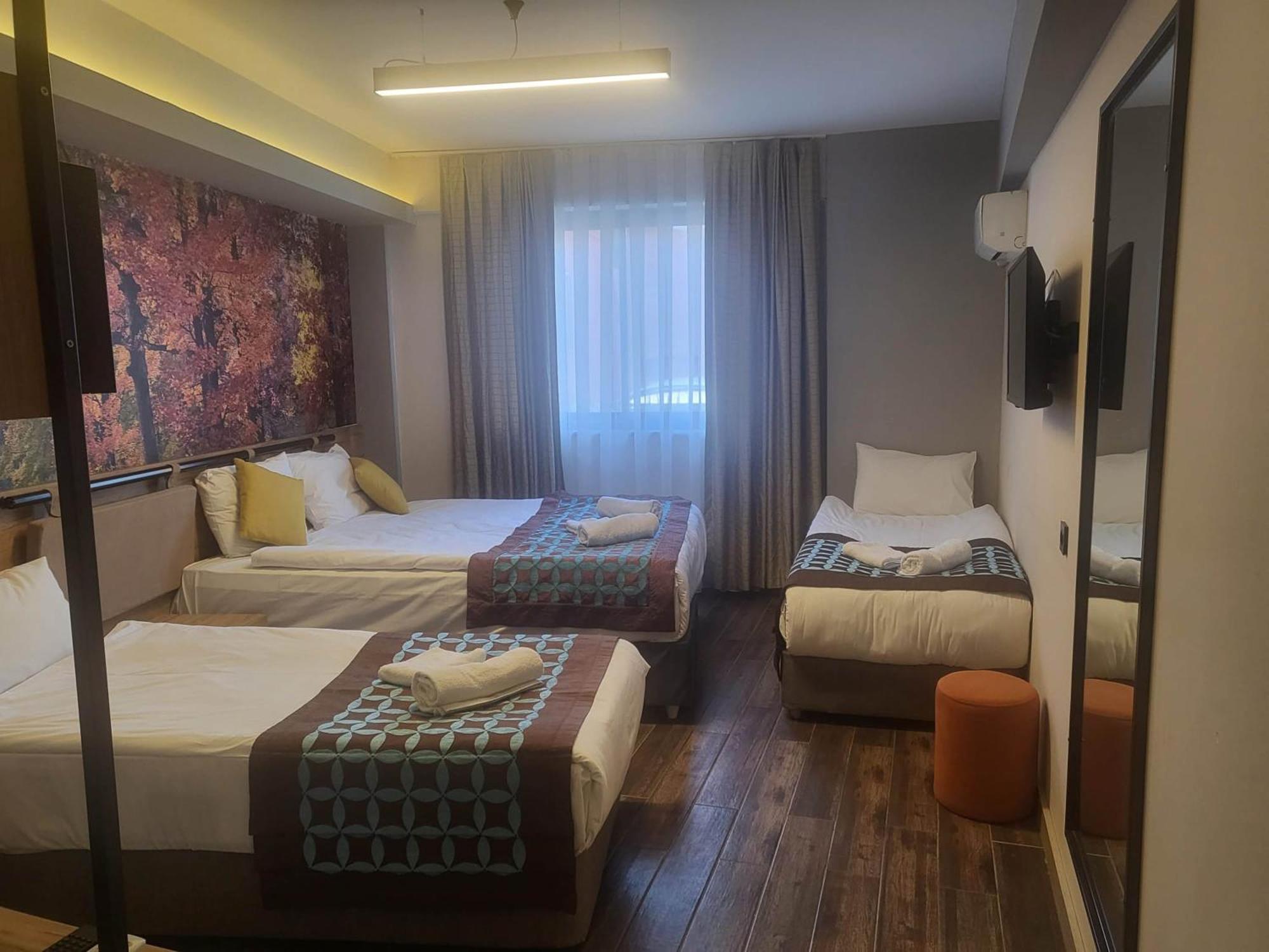 Quadruple Room,1550699593:JPEG