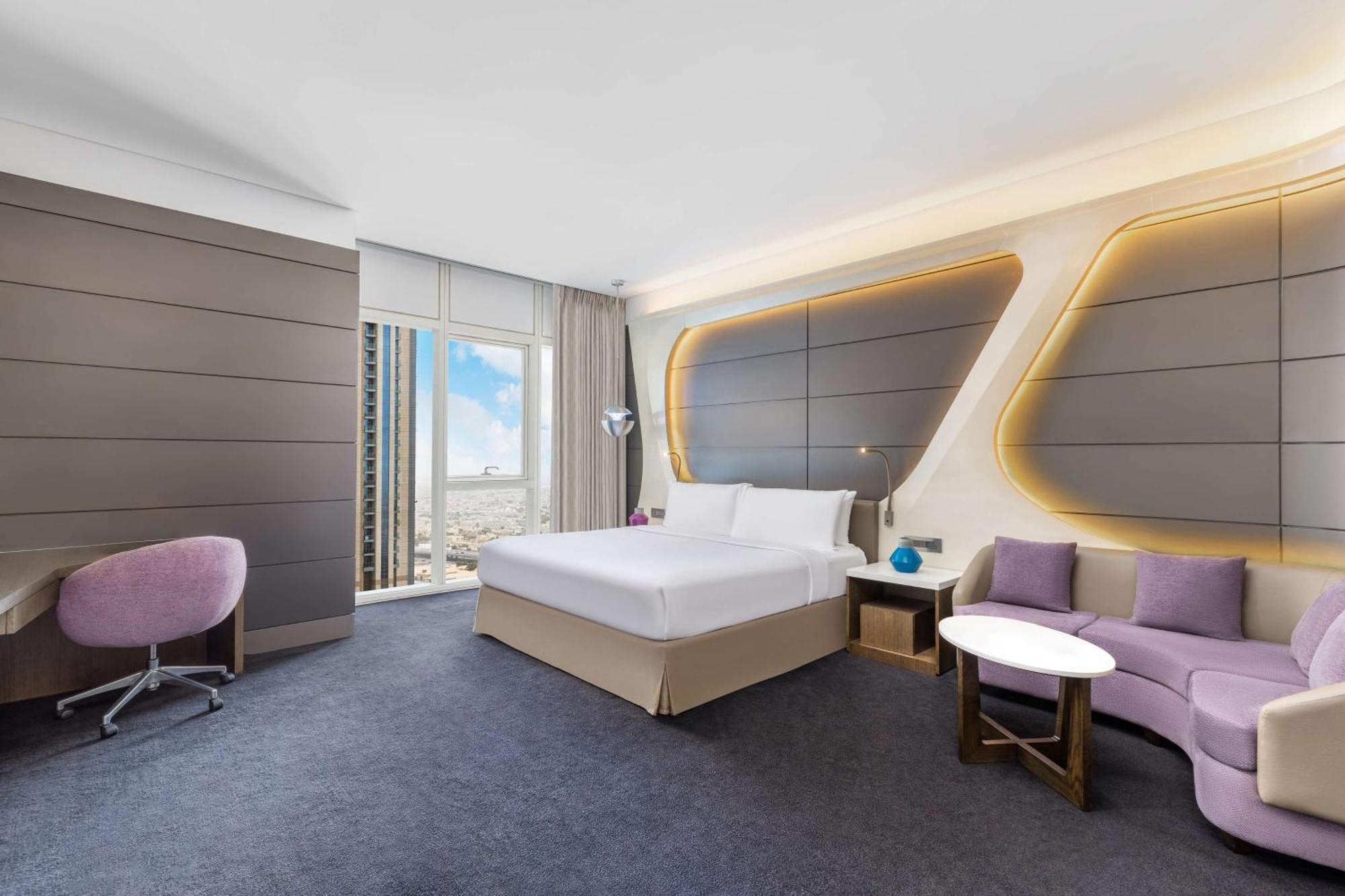Grand Deluxe King Suite
