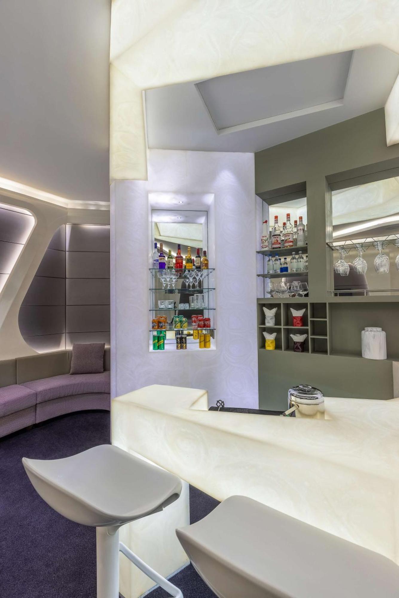 Grand Deluxe King Suite