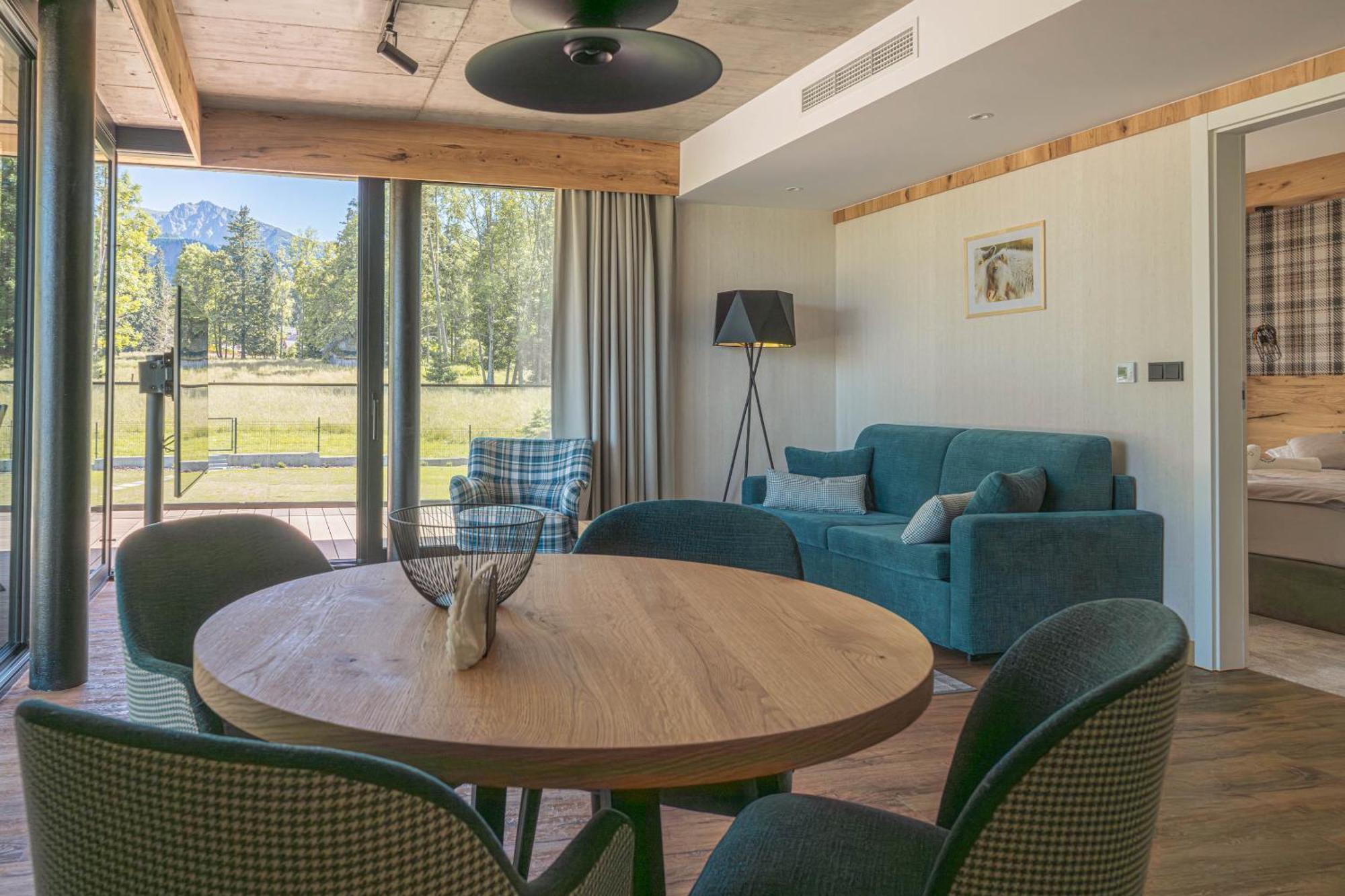 Apartament z 1 sypialnią, balkonem i widokiem na góry