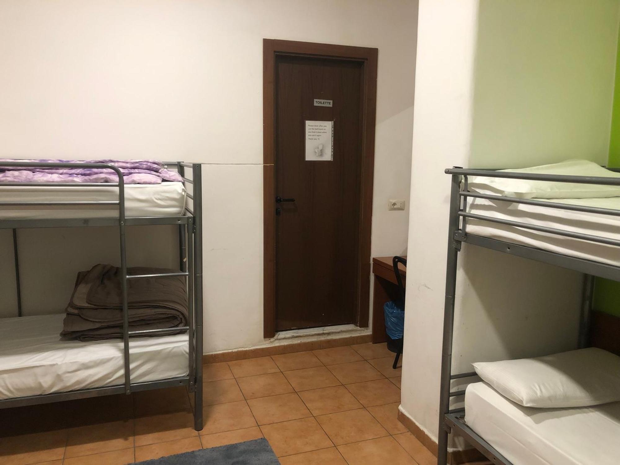 Pokój Czteroosobowy z łazienką