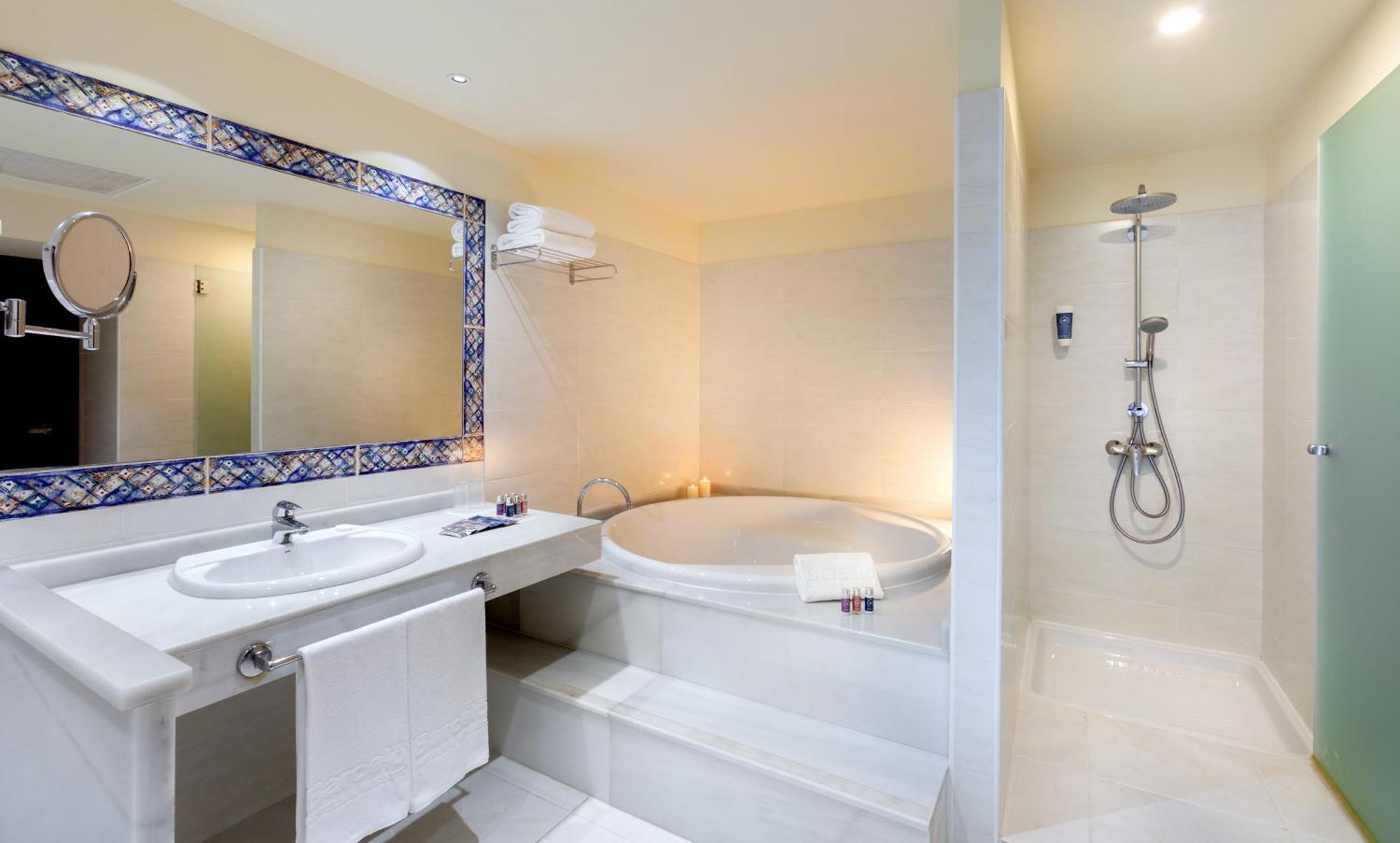 Apartament typu Deluxe Suite z widokiem na morze