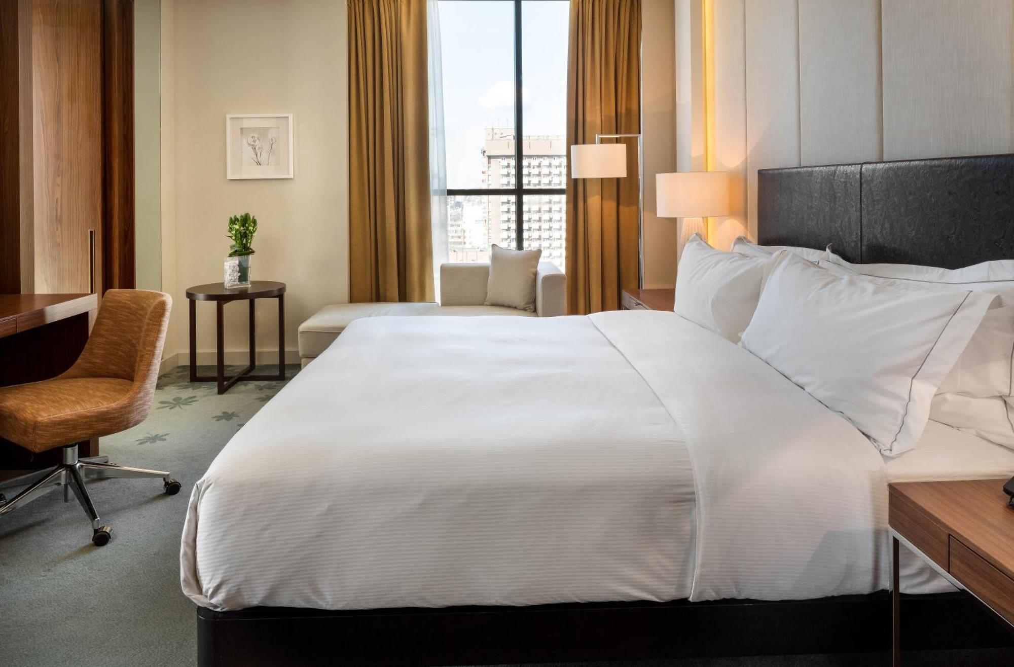 One-Bedroom King Suite Lounge Access