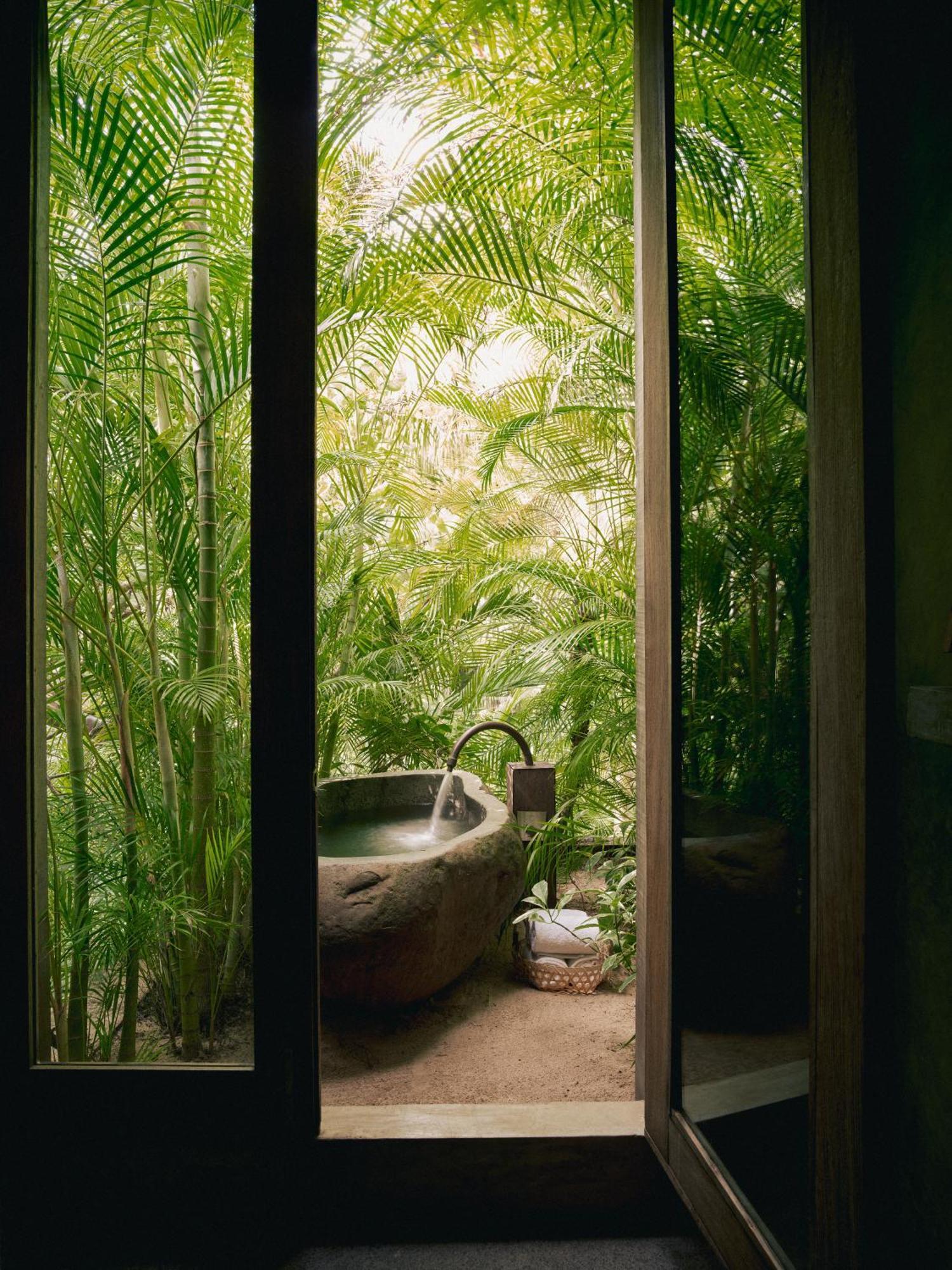 Air Suite Plunge Pool