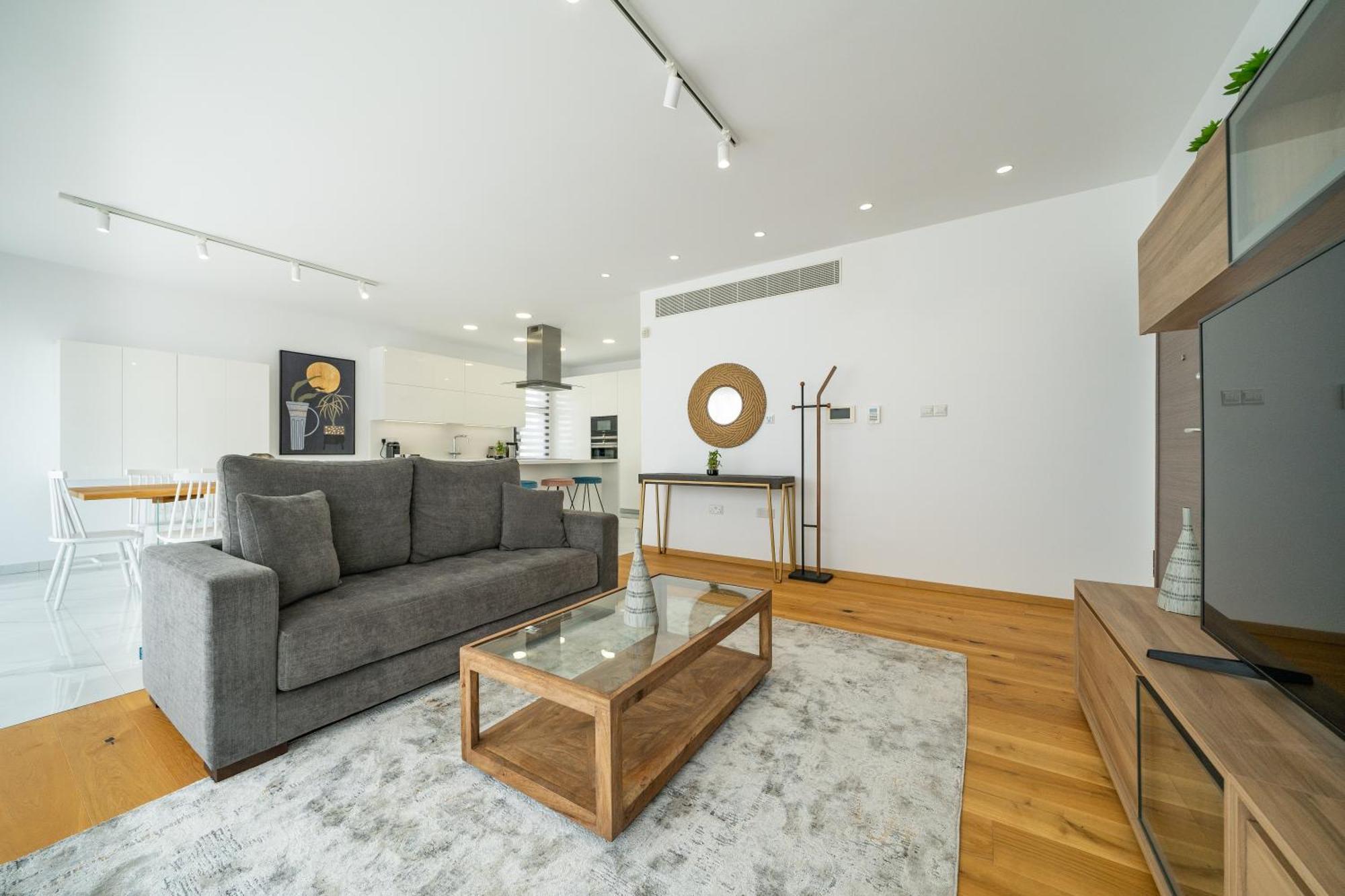 Executive Three-Bedroom Penthouse Sea view & Jacuzzi