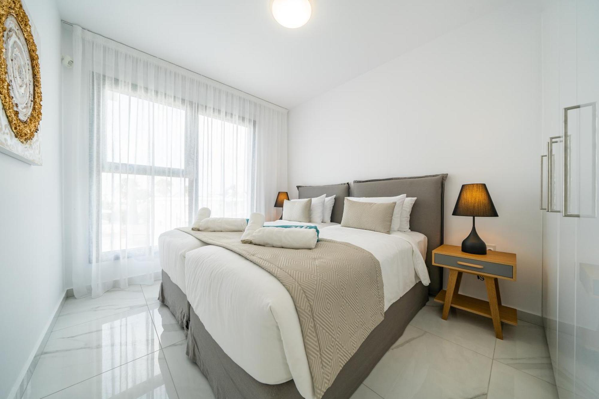 Executive Three-Bedroom Penthouse Sea view & Jacuzzi