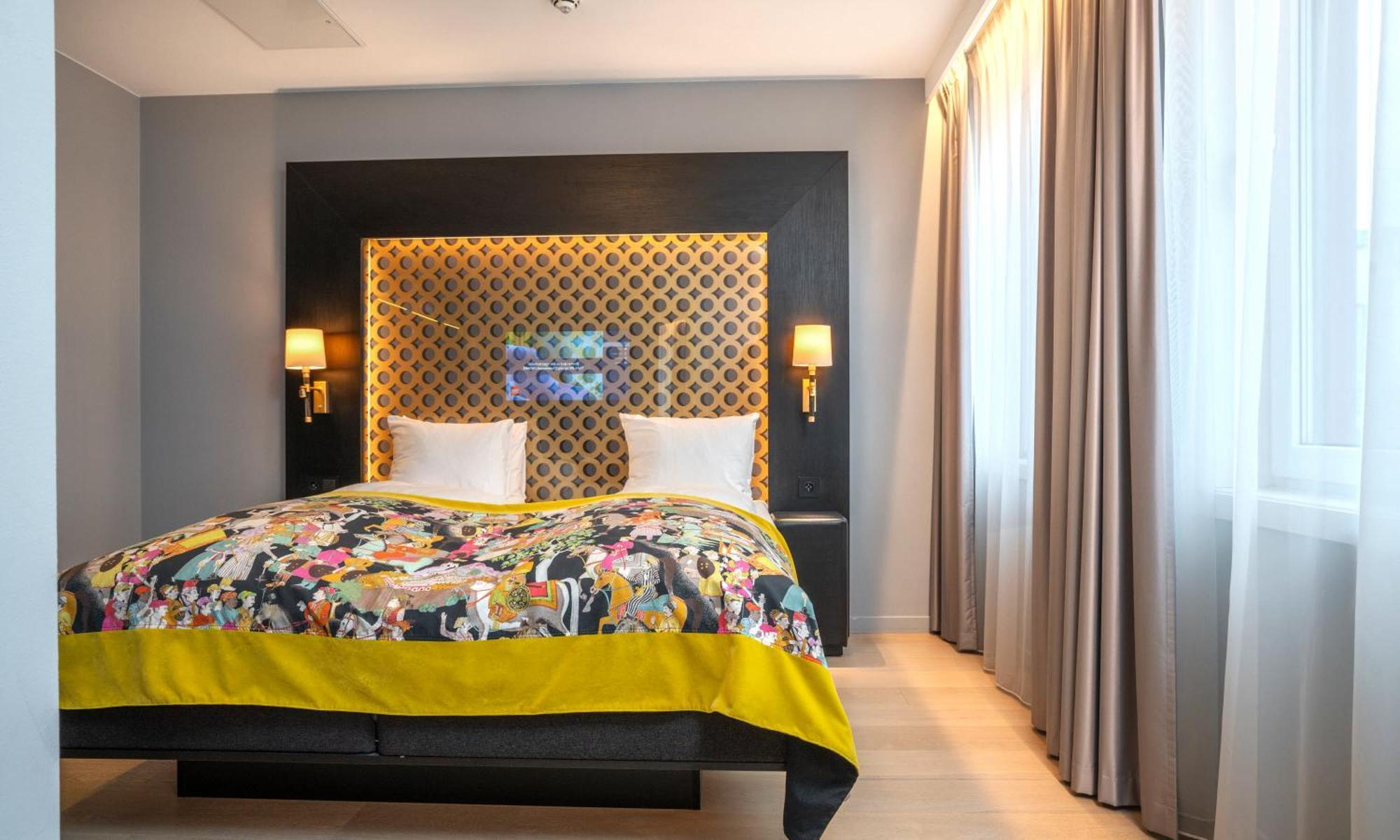 Suite,1531415296:JPEG