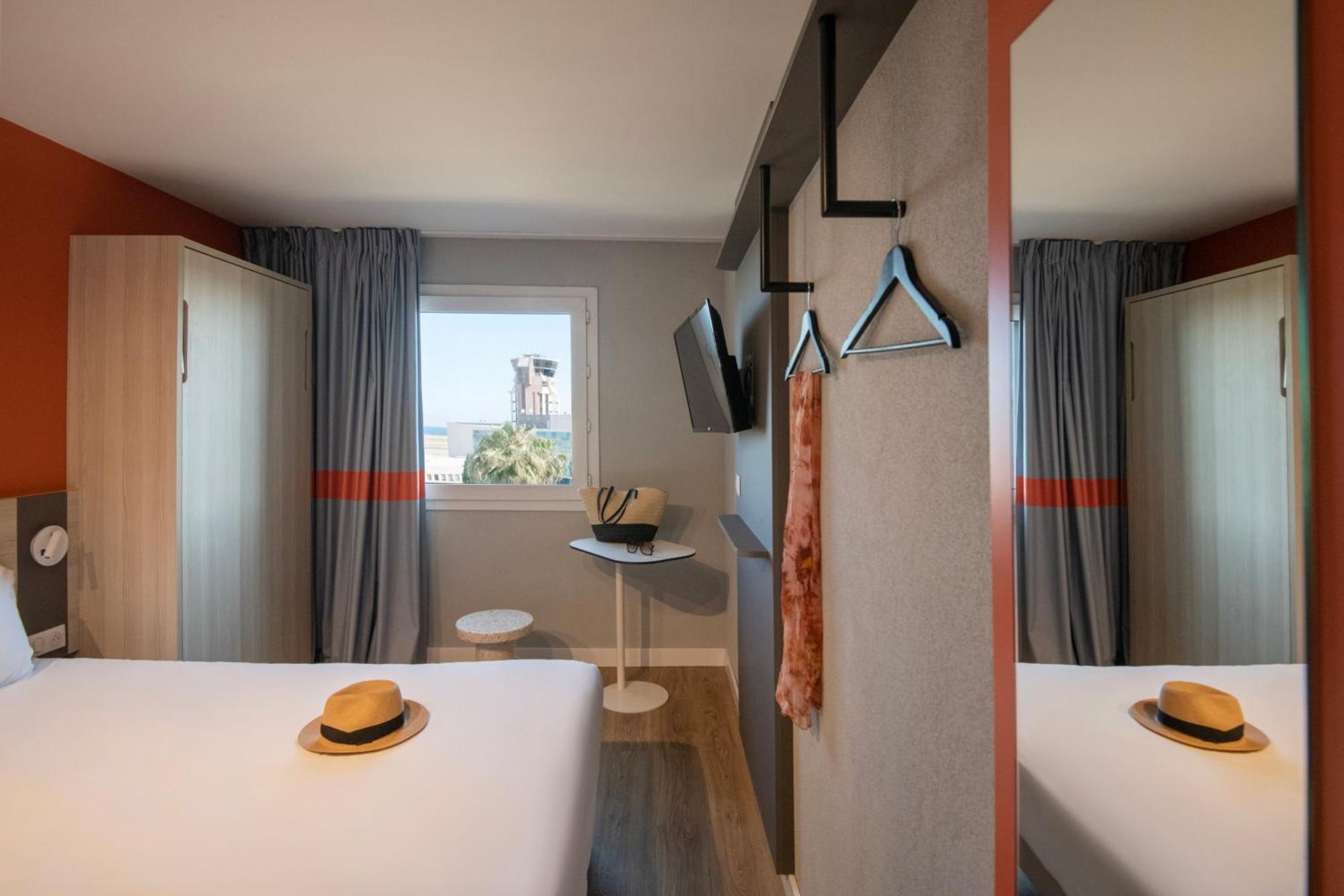 Standard Double Room one Queen Bed
