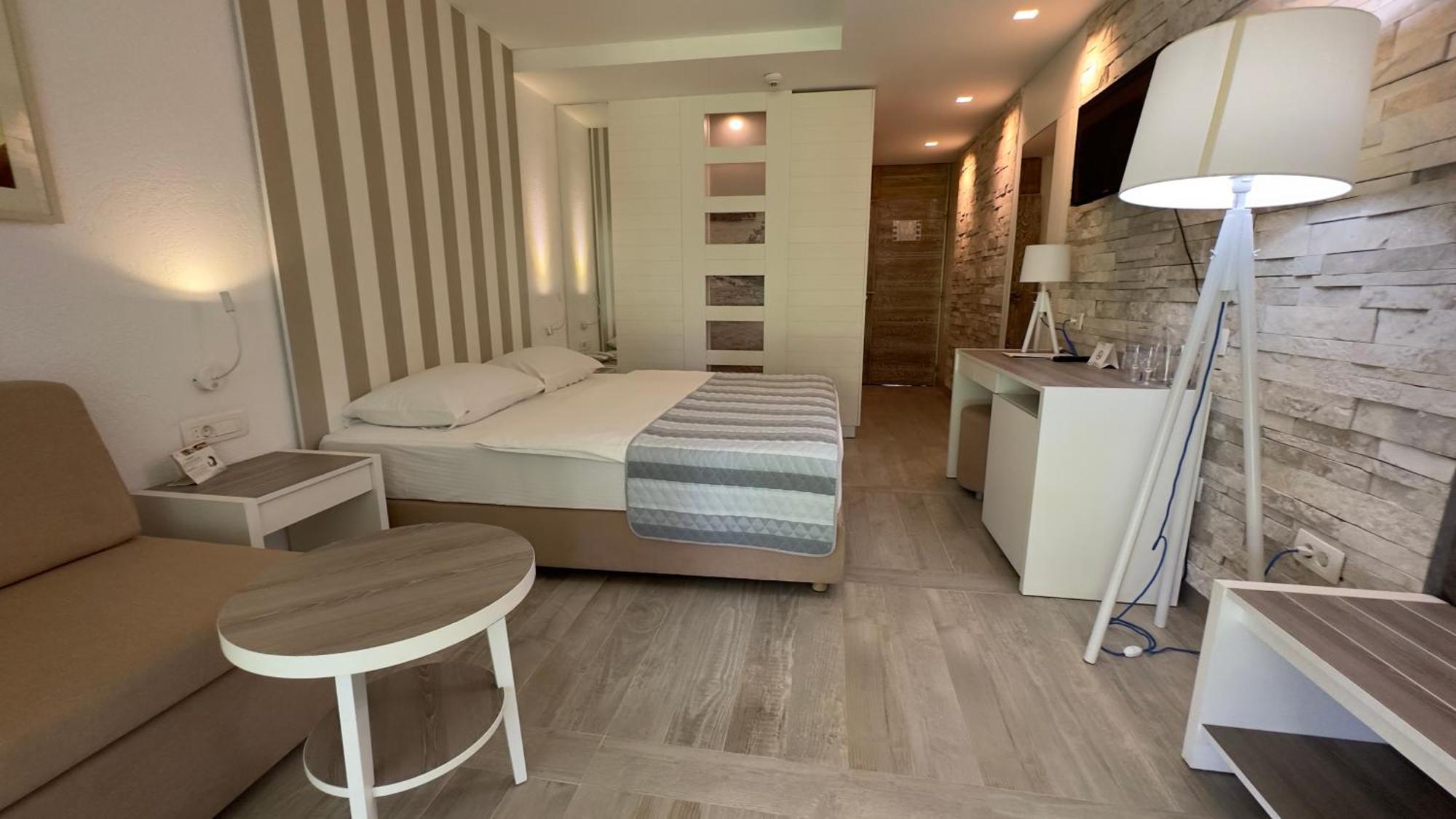 Double or Twin Room Extra Bed