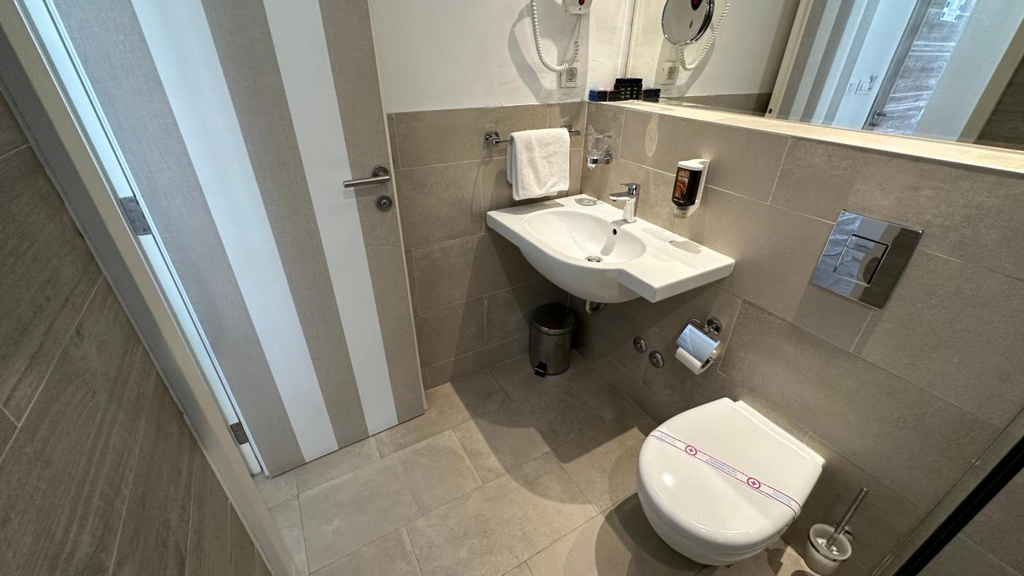 Double or Twin Room Balcony