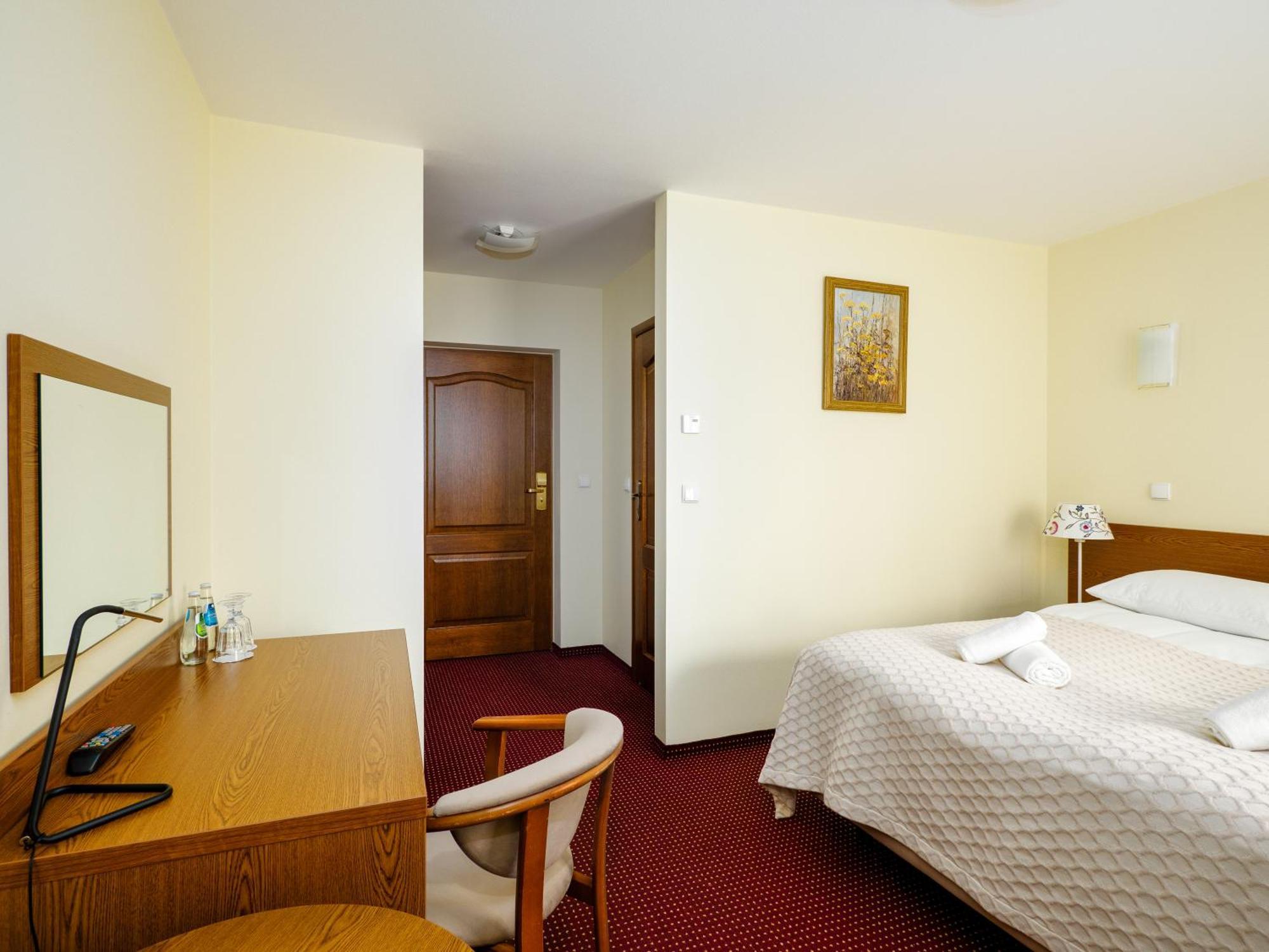 Double Room with Balcony,1535120512:JPEG